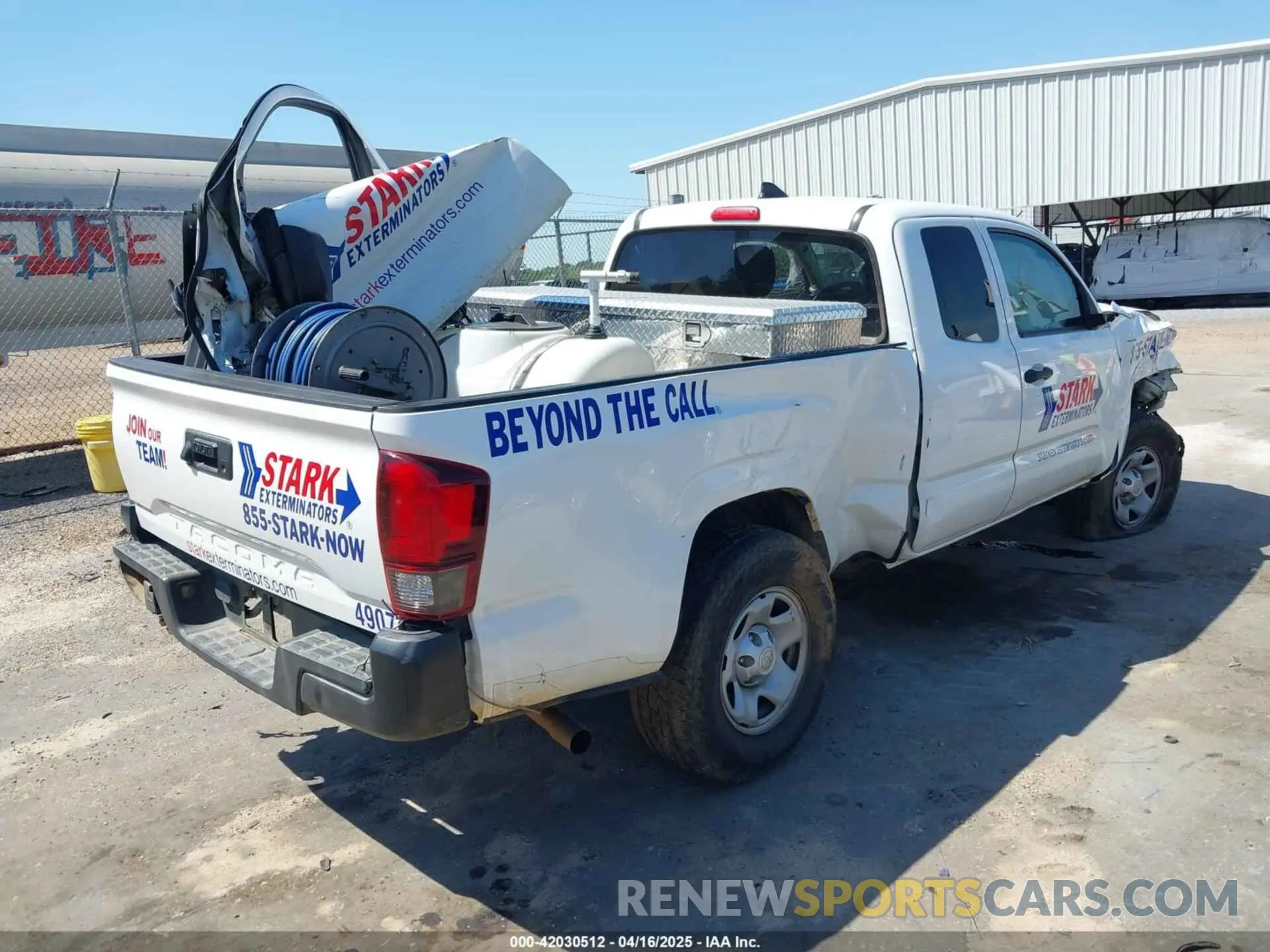4 Photograph of a damaged car 5TFRX5GNXKX135675 TOYOTA TACOMA 2019
