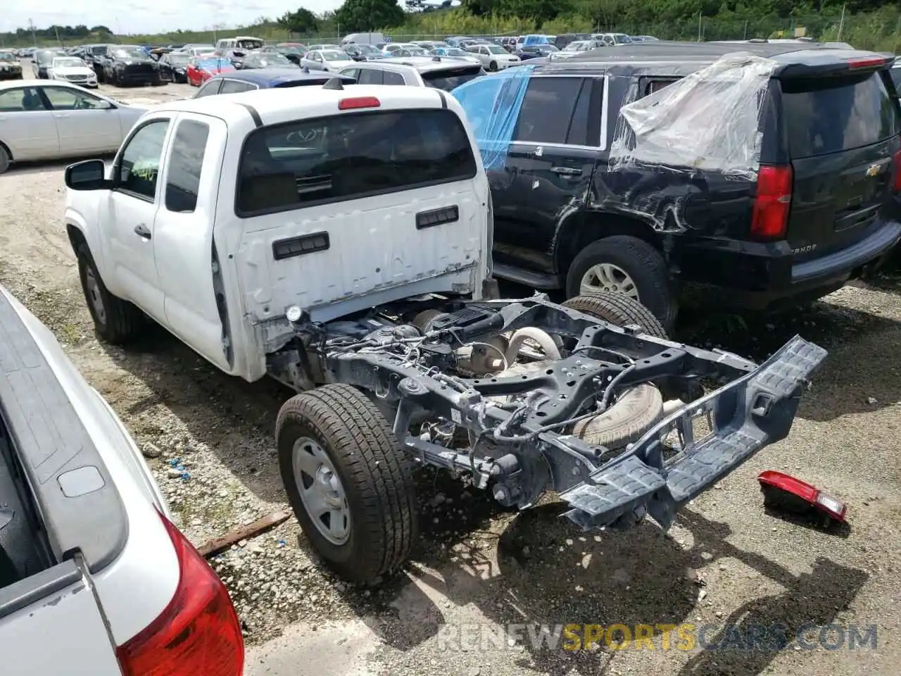 3 Photograph of a damaged car 5TFRX5GNXKX140701 TOYOTA TACOMA 2019