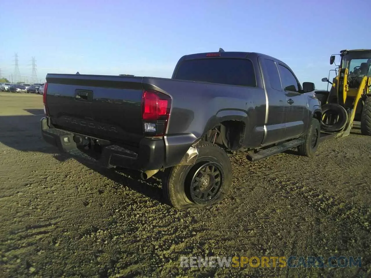 4 Photograph of a damaged car 5TFRX5GNXKX152234 TOYOTA TACOMA 2019