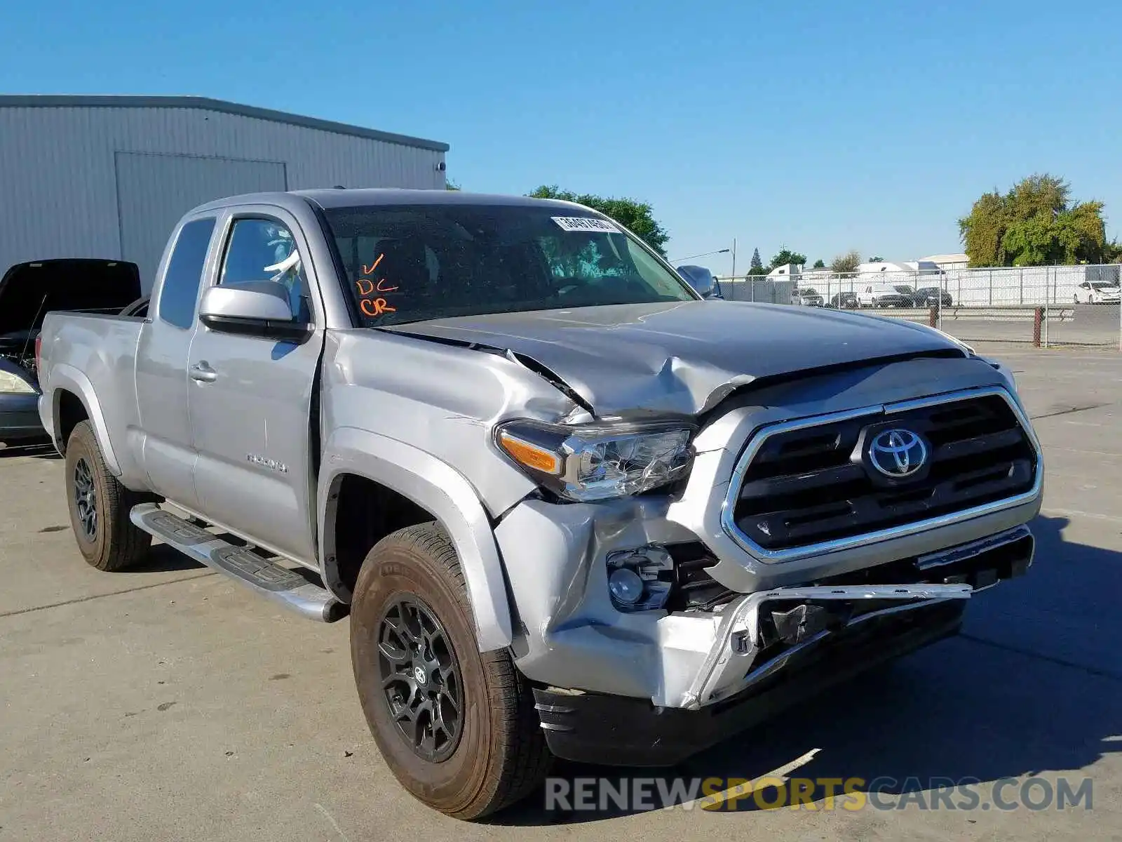 1 Photograph of a damaged car 5TFRZ5CN1KX075382 TOYOTA TACOMA 2019