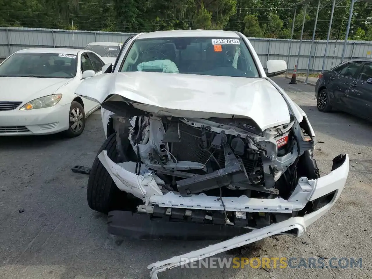 5 Photograph of a damaged car 5TFRZ5CN3KX075965 TOYOTA TACOMA 2019