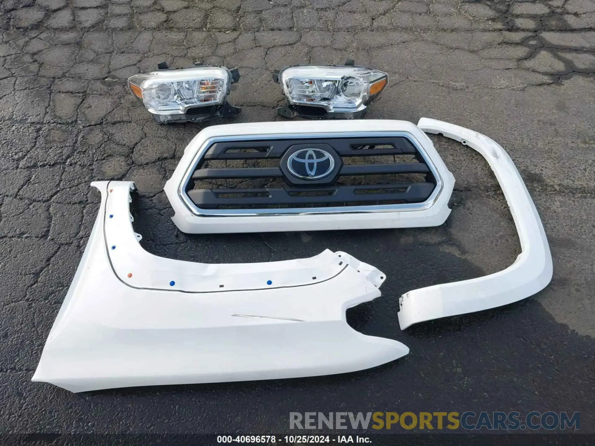 12 Photograph of a damaged car 5TFRZ5CN3KX085007 TOYOTA TACOMA 2019