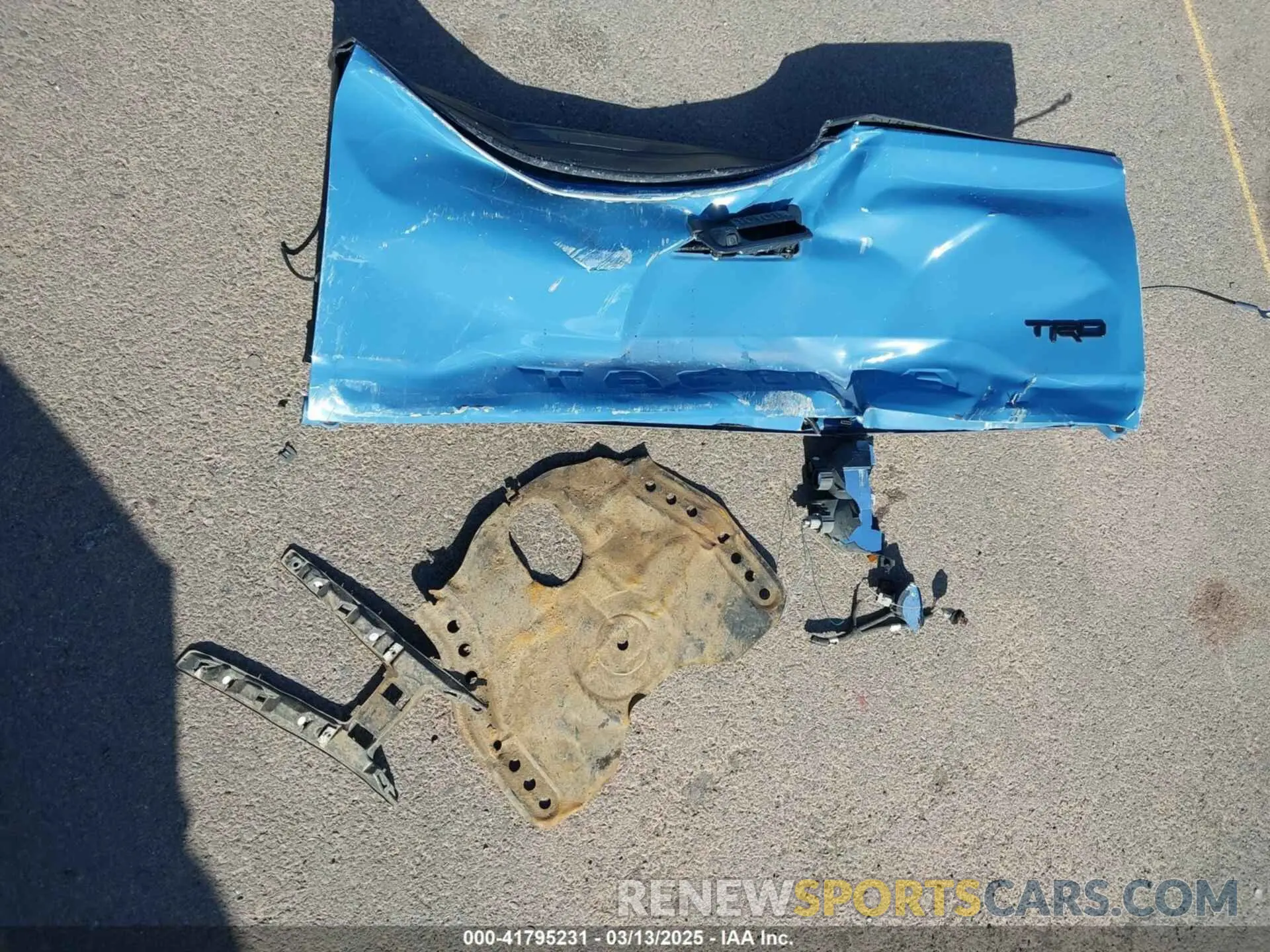 12 Photograph of a damaged car 5TFRZ5CN4KX082052 TOYOTA TACOMA 2019