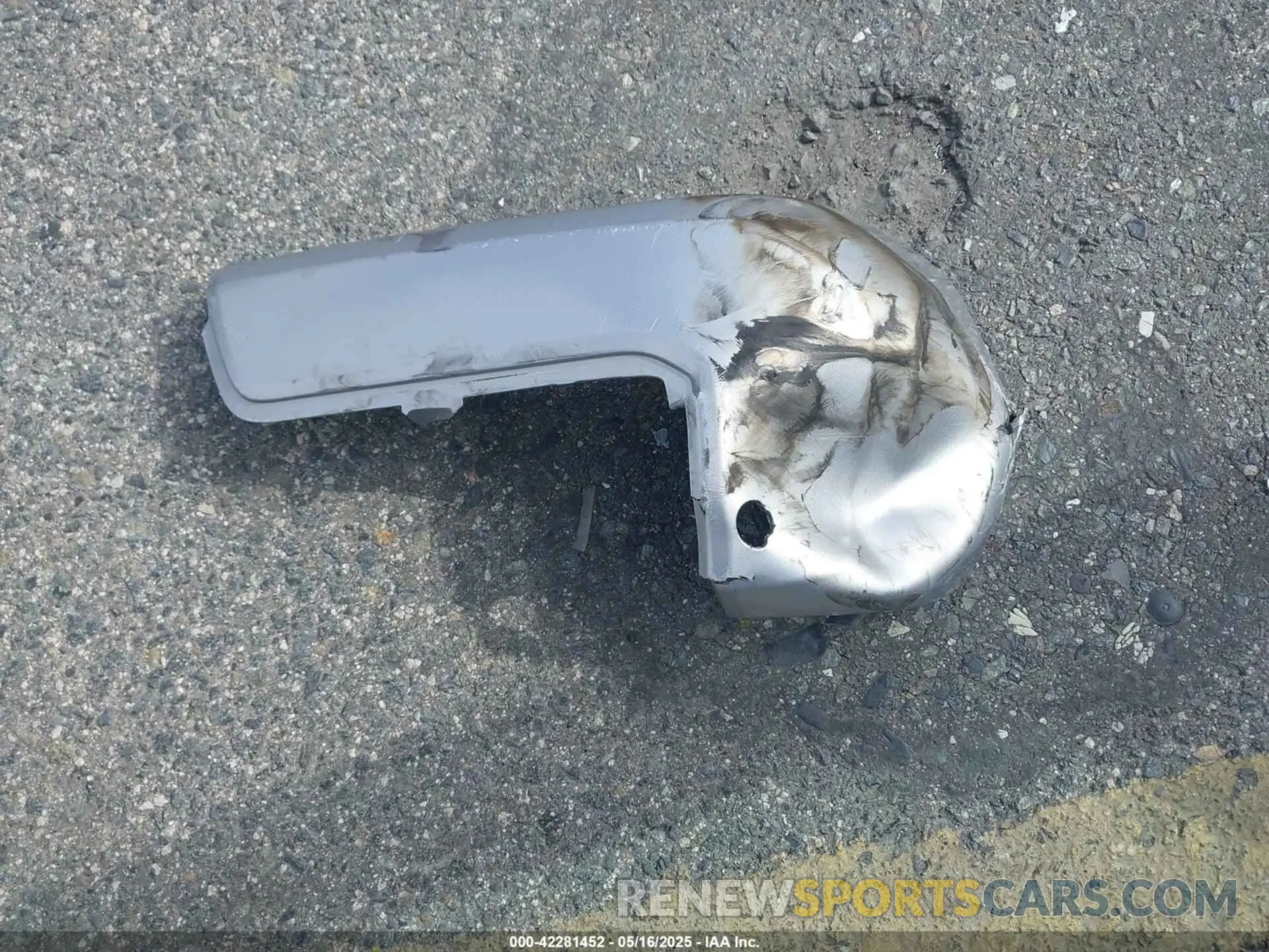 12 Photograph of a damaged car 5TFRZ5CN6KX083137 TOYOTA TACOMA 2019