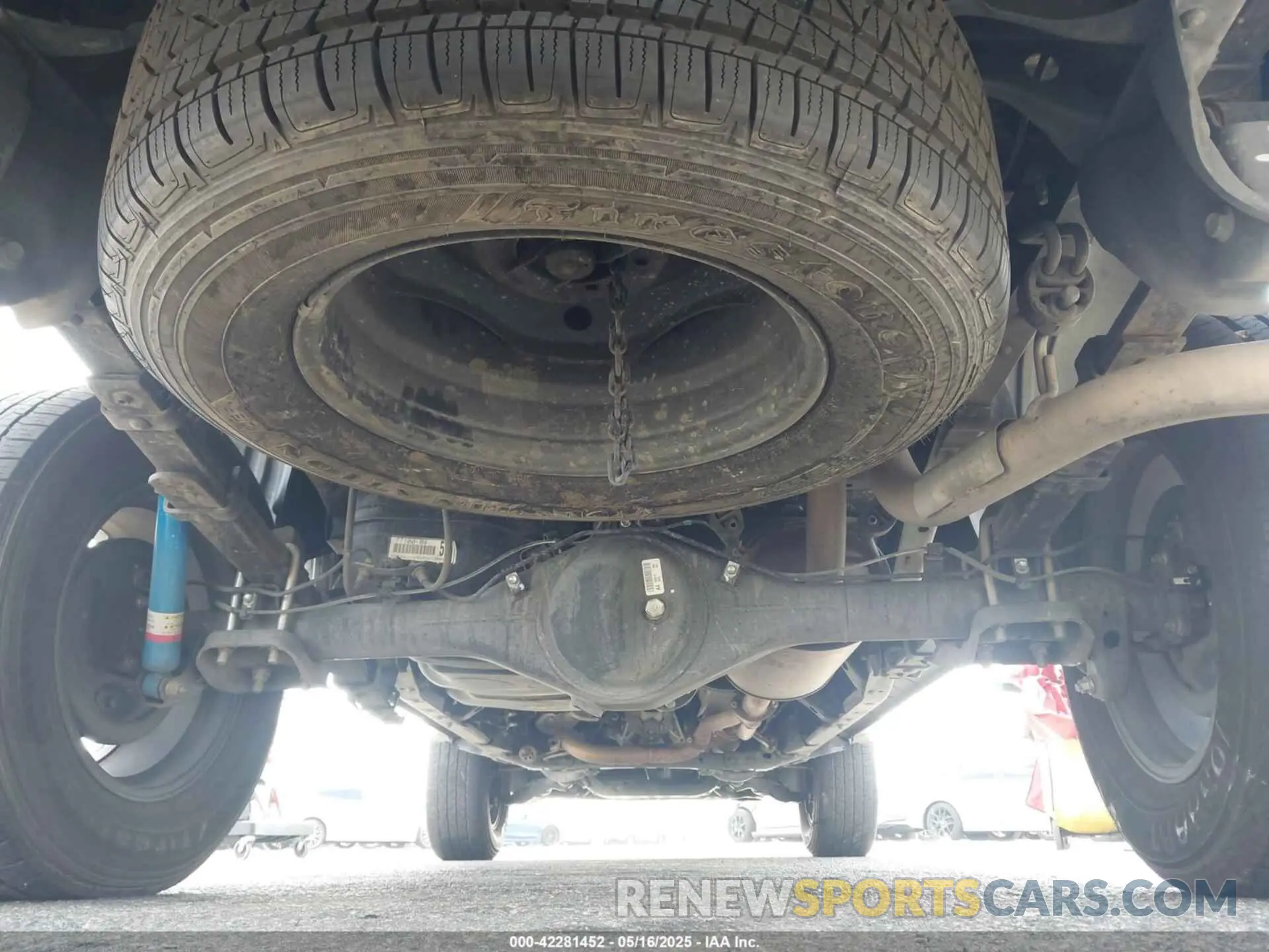 22 Photograph of a damaged car 5TFRZ5CN6KX083137 TOYOTA TACOMA 2019