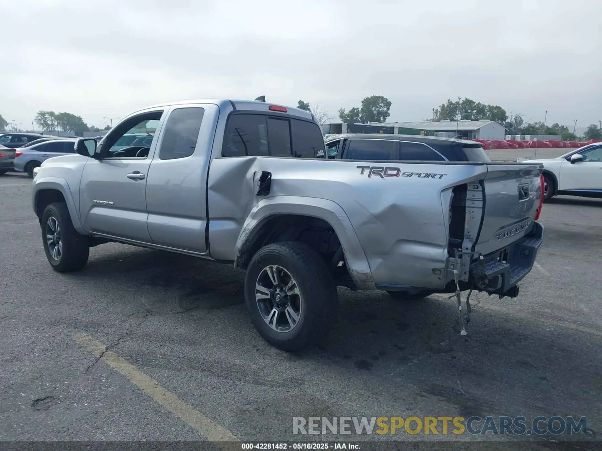 3 Photograph of a damaged car 5TFRZ5CN6KX083137 TOYOTA TACOMA 2019