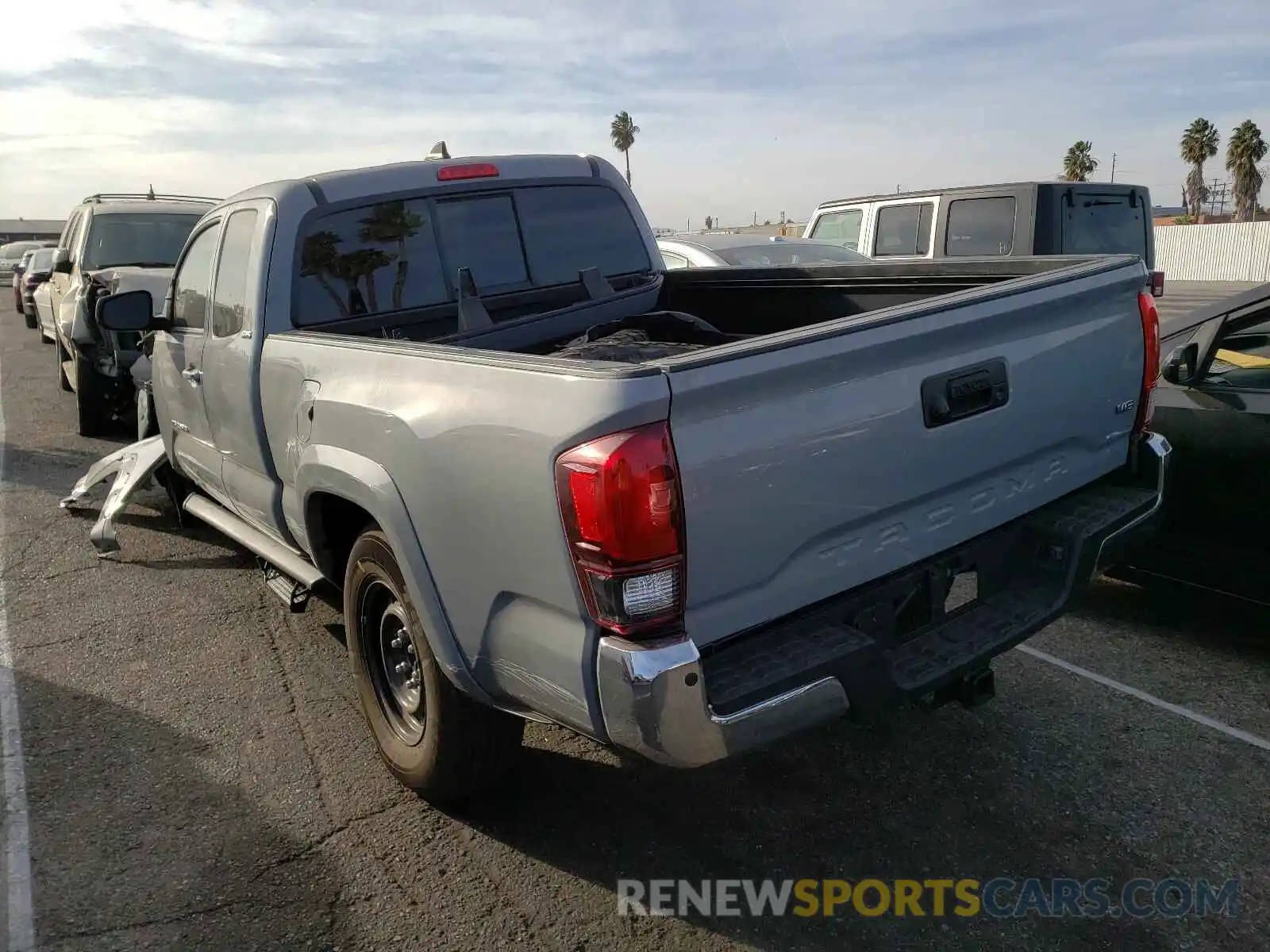 3 Photograph of a damaged car 5TFRZ5CN8KX080711 TOYOTA TACOMA 2019