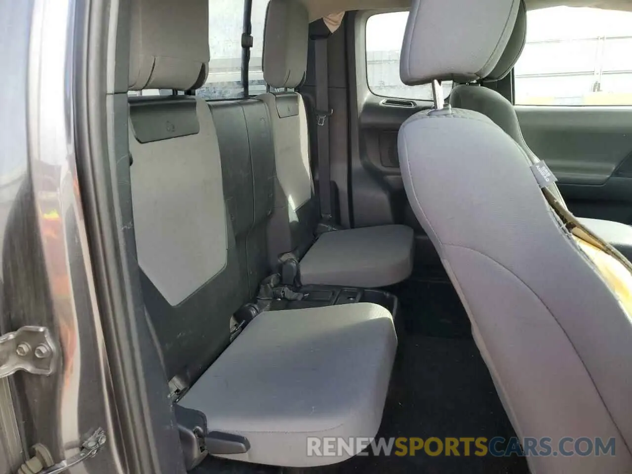 10 Photograph of a damaged car 5TFRZ5CN9KX084007 TOYOTA TACOMA 2019
