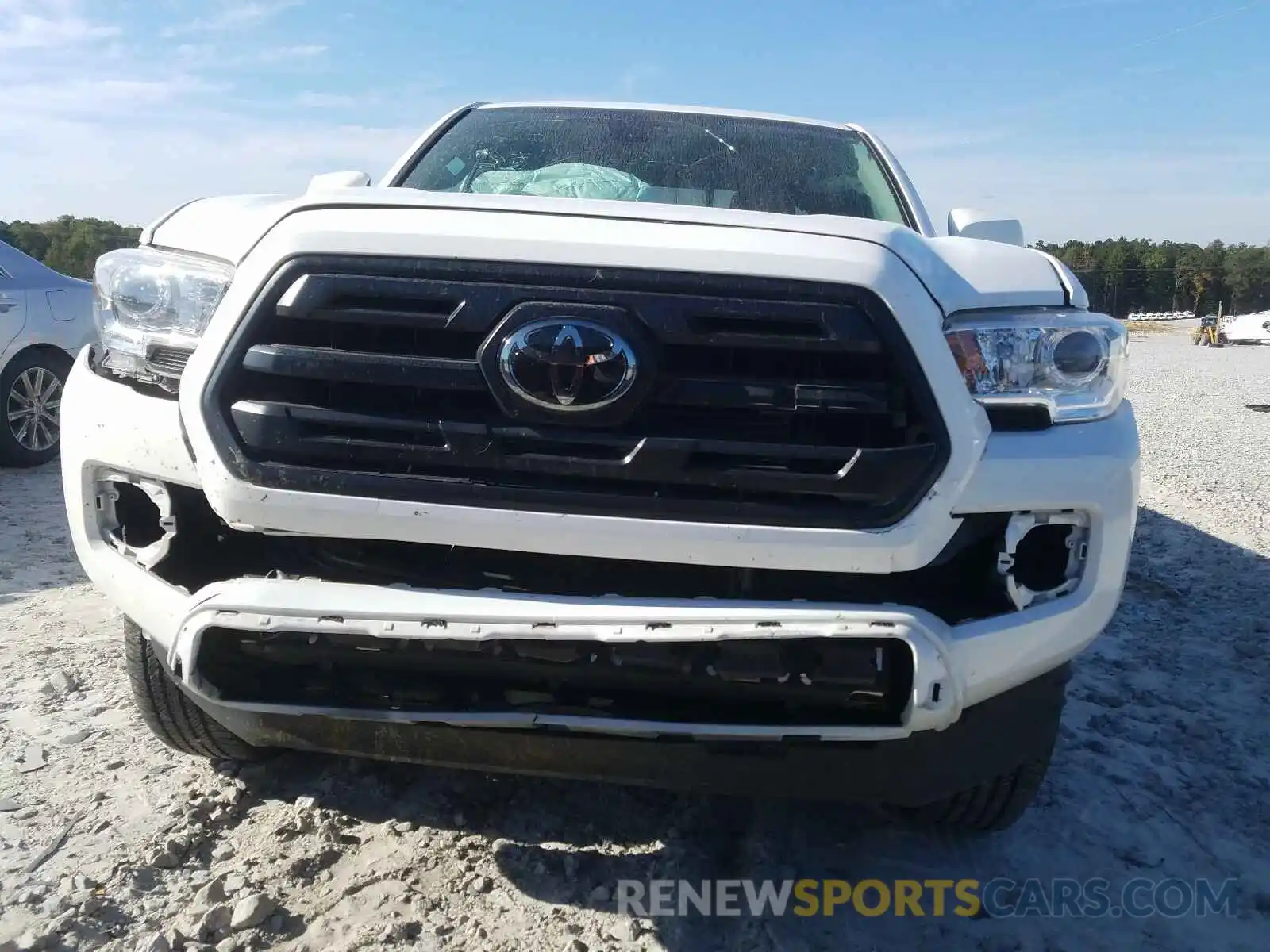 9 Photograph of a damaged car 5TFRZ5CNXKX085120 TOYOTA TACOMA 2019