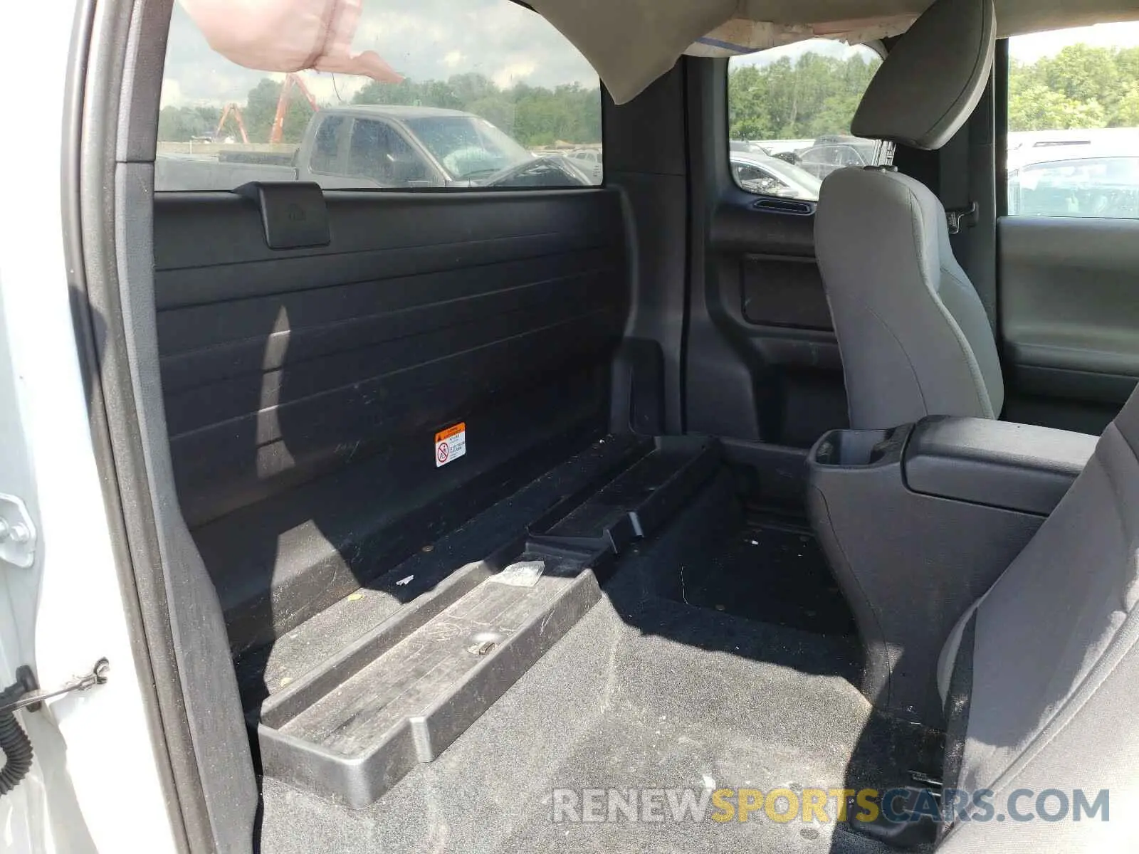 6 Photograph of a damaged car 5TFSX5EN0KX064300 TOYOTA TACOMA 2019