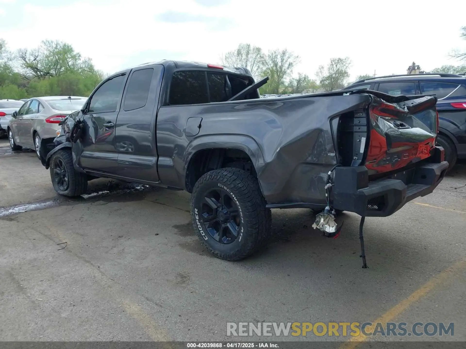 3 Photograph of a damaged car 5TFSX5EN1KX065827 TOYOTA TACOMA 2019