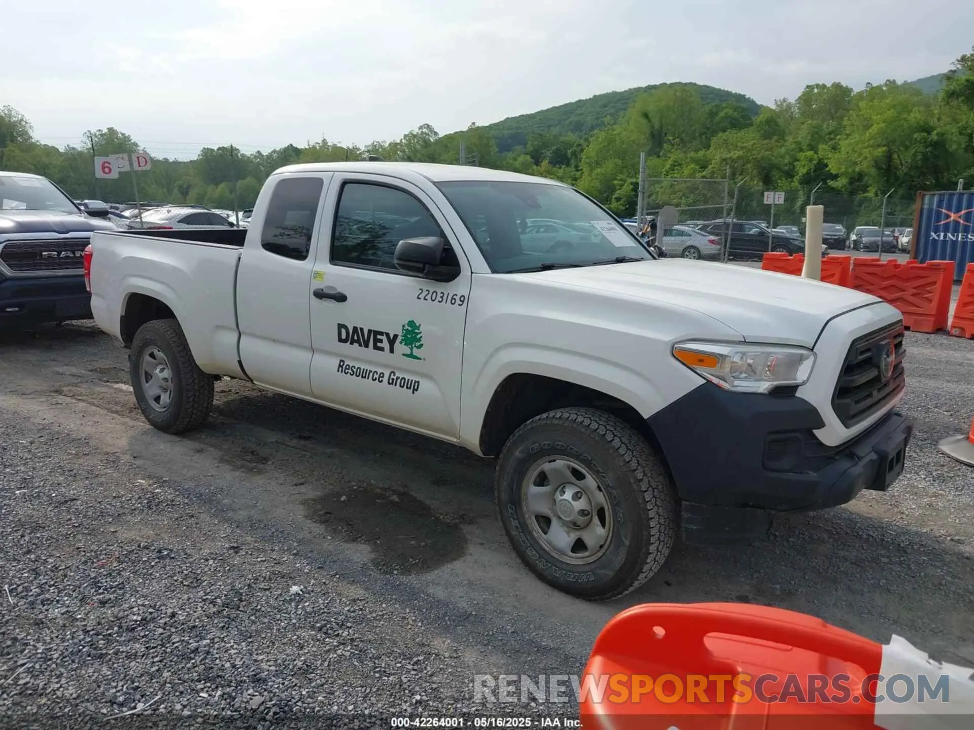 1 Photograph of a damaged car 5TFSX5EN1KX067514 TOYOTA TACOMA 2019