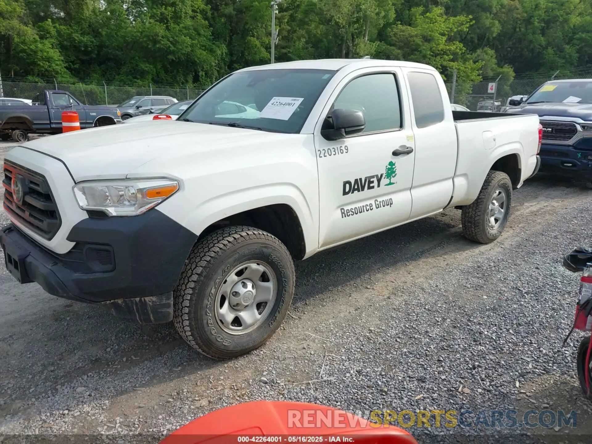 2 Photograph of a damaged car 5TFSX5EN1KX067514 TOYOTA TACOMA 2019