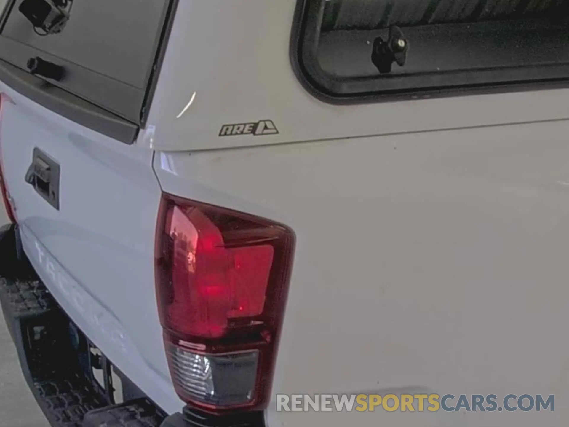 6 Photograph of a damaged car 5TFSX5EN2KX065772 TOYOTA TACOMA 2019