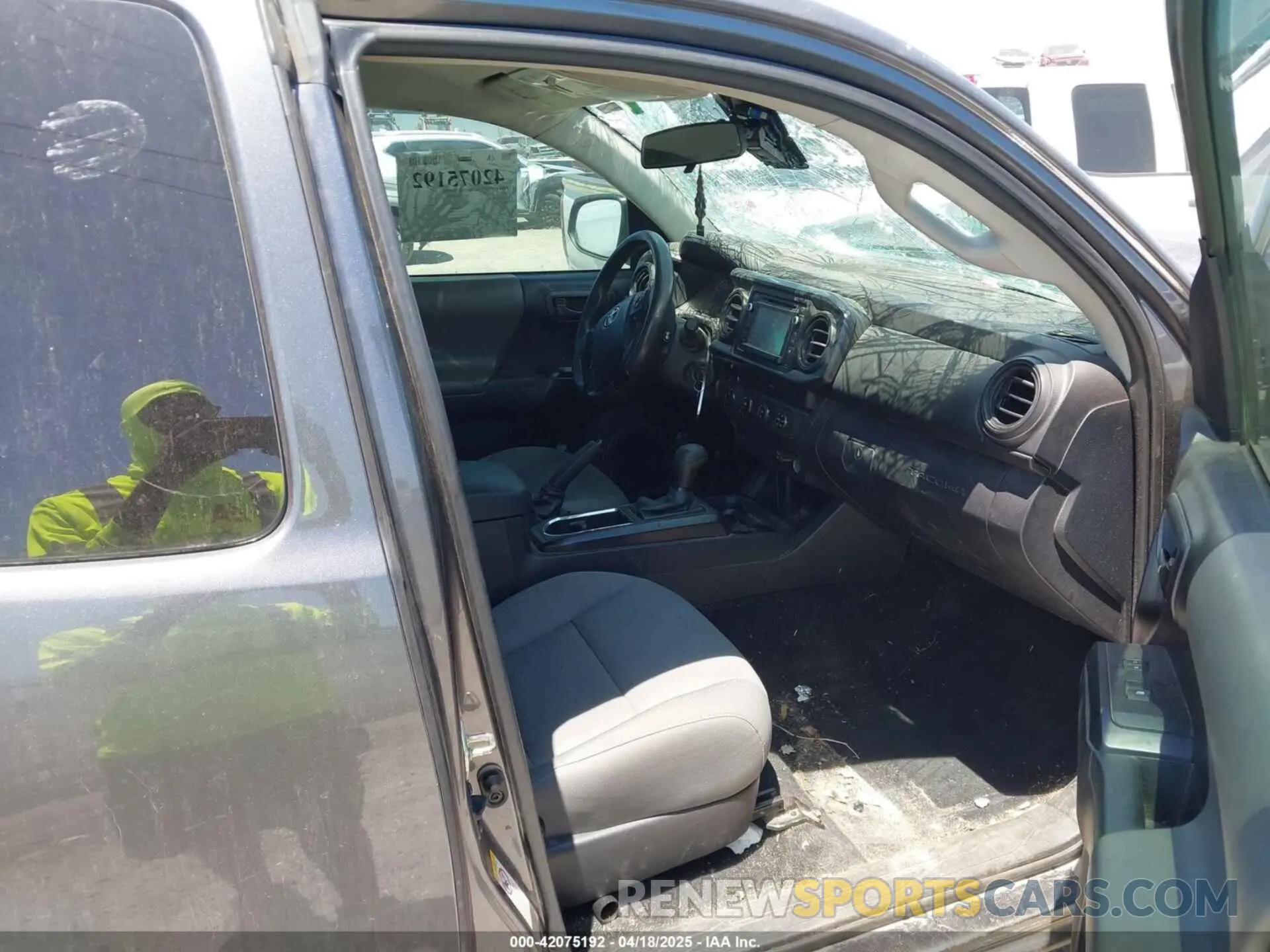 5 Photograph of a damaged car 5TFSX5EN2KX069191 TOYOTA TACOMA 2019