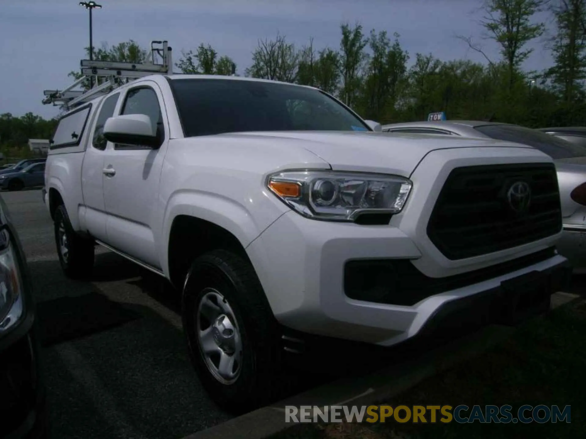 10 Photograph of a damaged car 5TFSX5EN3KX064100 TOYOTA TACOMA 2019