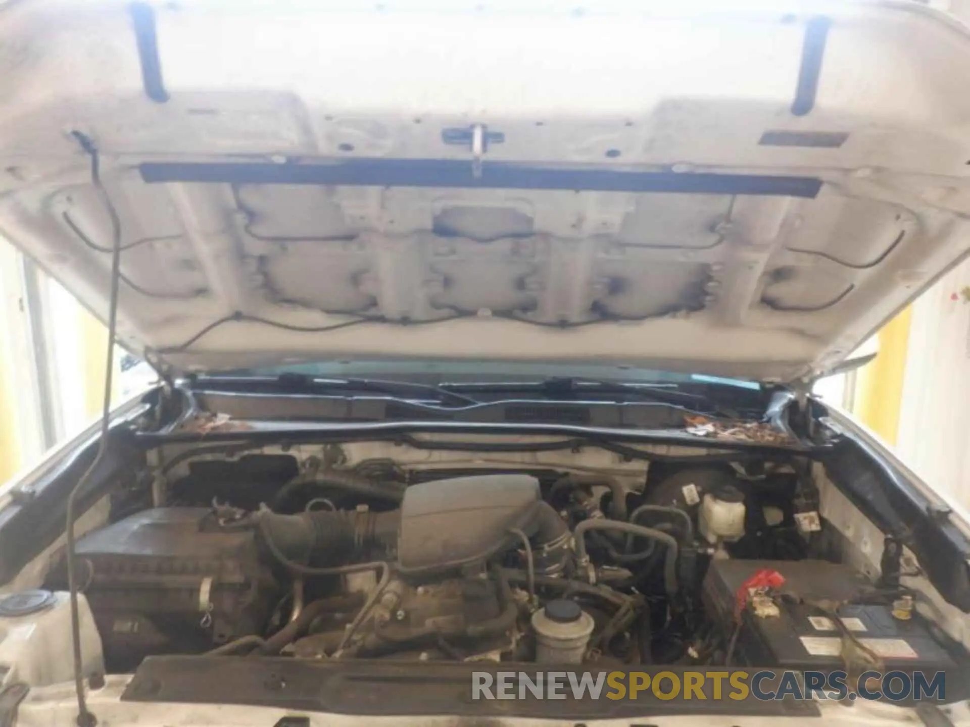 4 Photograph of a damaged car 5TFSX5EN3KX064100 TOYOTA TACOMA 2019