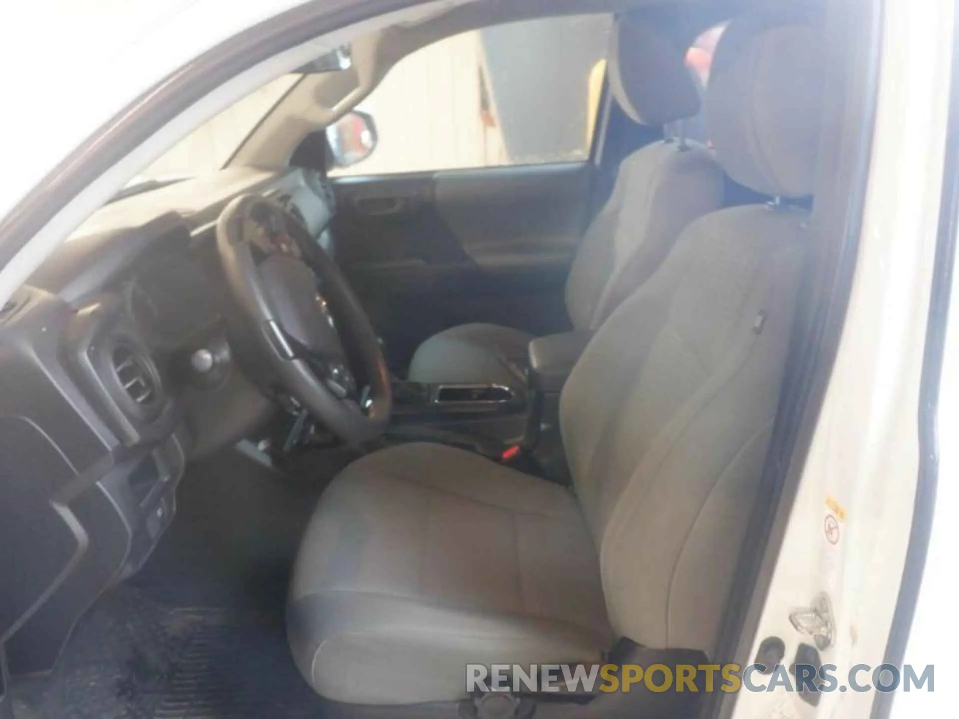 9 Photograph of a damaged car 5TFSX5EN3KX064100 TOYOTA TACOMA 2019