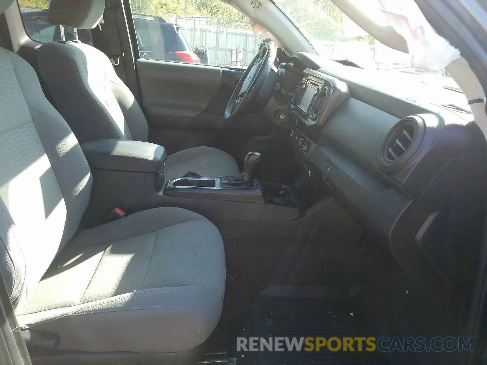 5 Photograph of a damaged car 5TFSX5EN3KX065697 TOYOTA TACOMA 2019