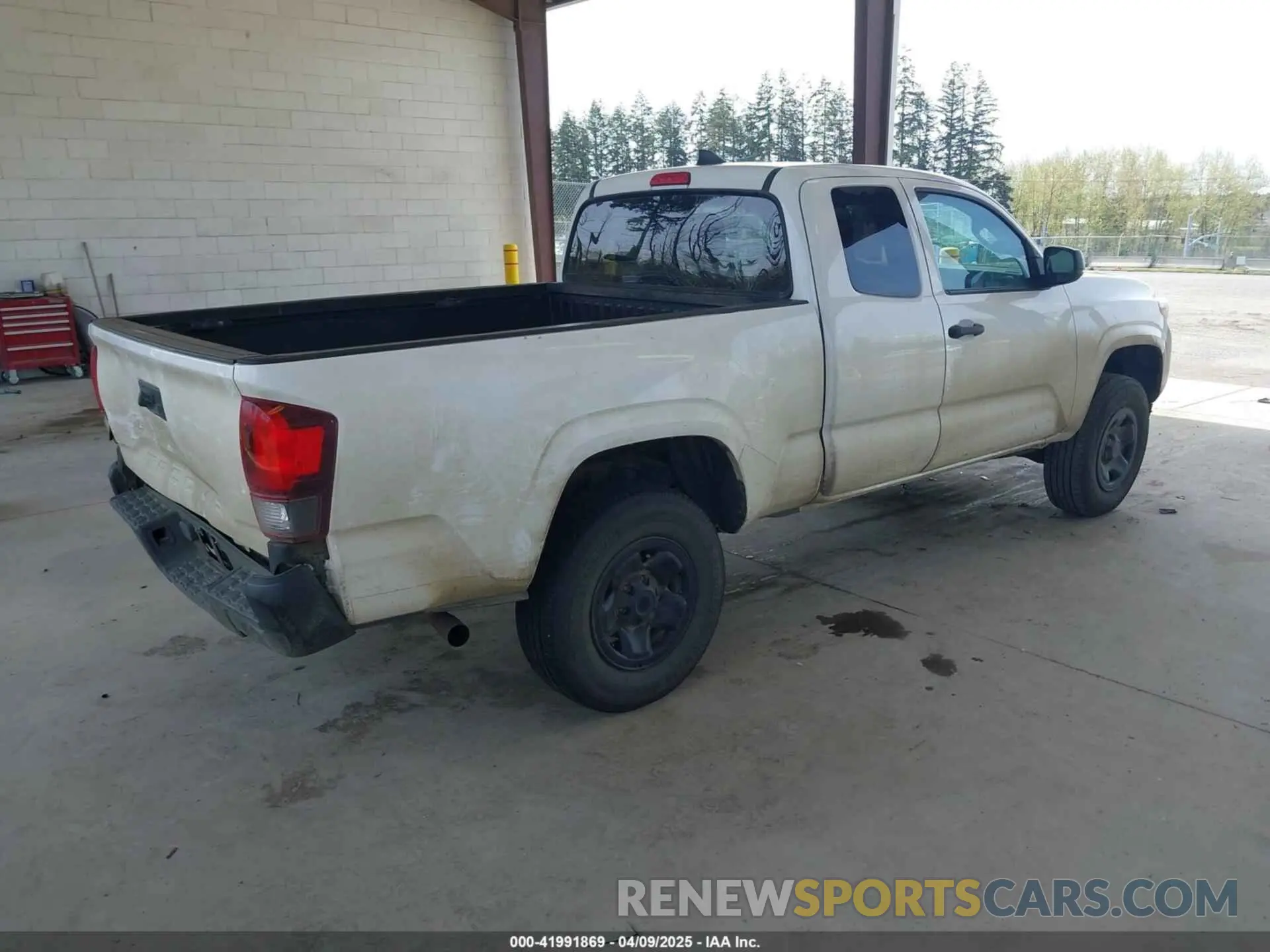 4 Photograph of a damaged car 5TFSX5EN3KX070933 TOYOTA TACOMA 2019