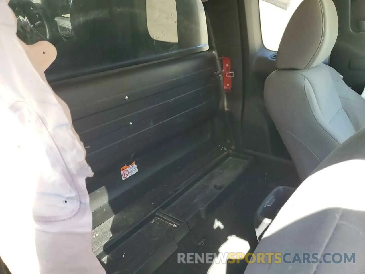 10 Photograph of a damaged car 5TFSX5EN5KX068701 TOYOTA TACOMA 2019