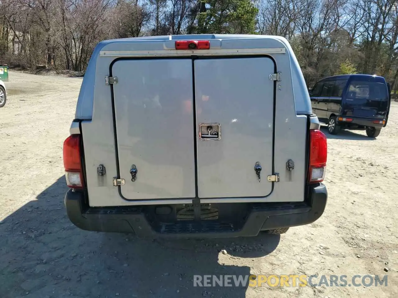 6 Photograph of a damaged car 5TFSX5EN5KX068701 TOYOTA TACOMA 2019