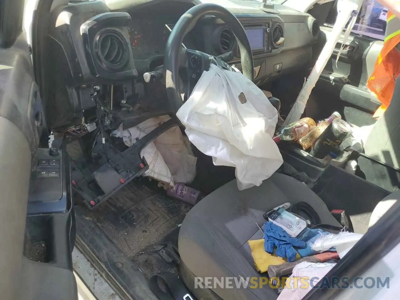 8 Photograph of a damaged car 5TFSX5EN5KX070111 TOYOTA TACOMA 2019