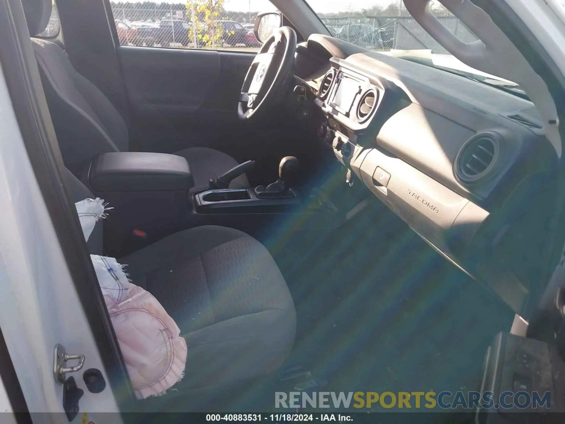 5 Photograph of a damaged car 5TFSX5EN6KX066410 TOYOTA TACOMA 2019