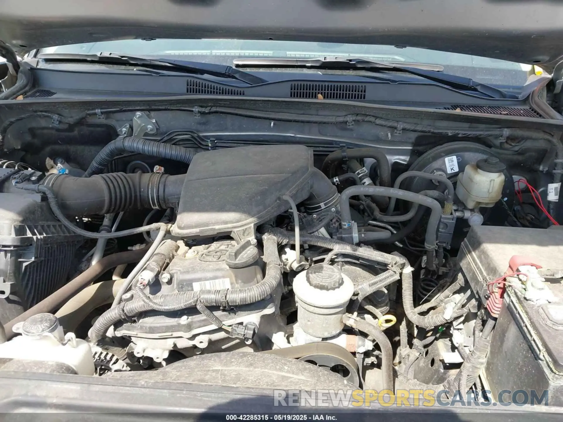 10 Photograph of a damaged car 5TFSX5EN7KX067145 TOYOTA TACOMA 2019