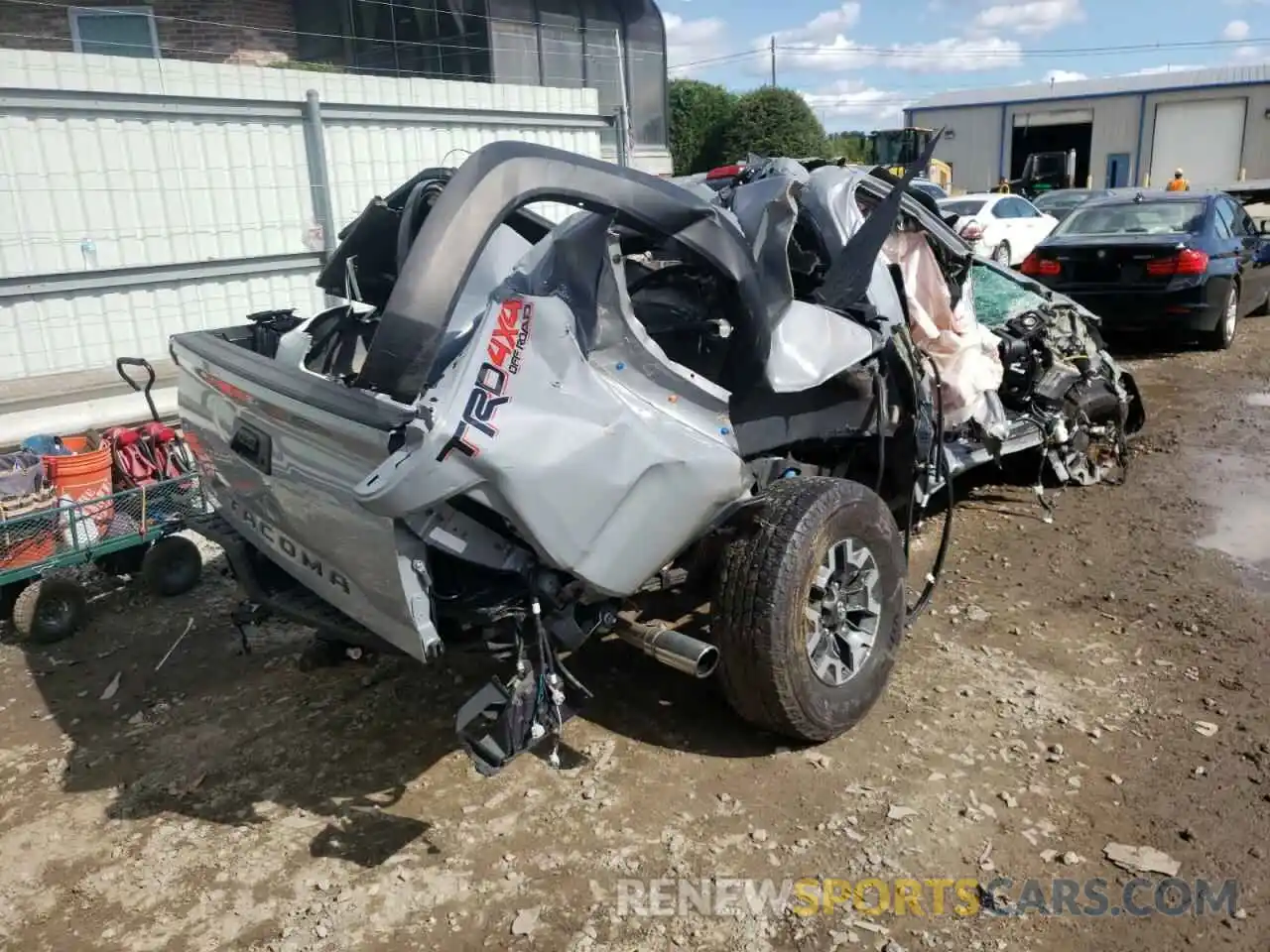 4 Photograph of a damaged car 5TFSZ5AN0KX175591 TOYOTA TACOMA 2019