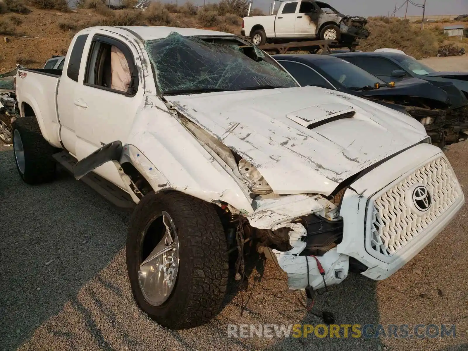 1 Photograph of a damaged car 5TFSZ5AN0KX180600 TOYOTA TACOMA 2019