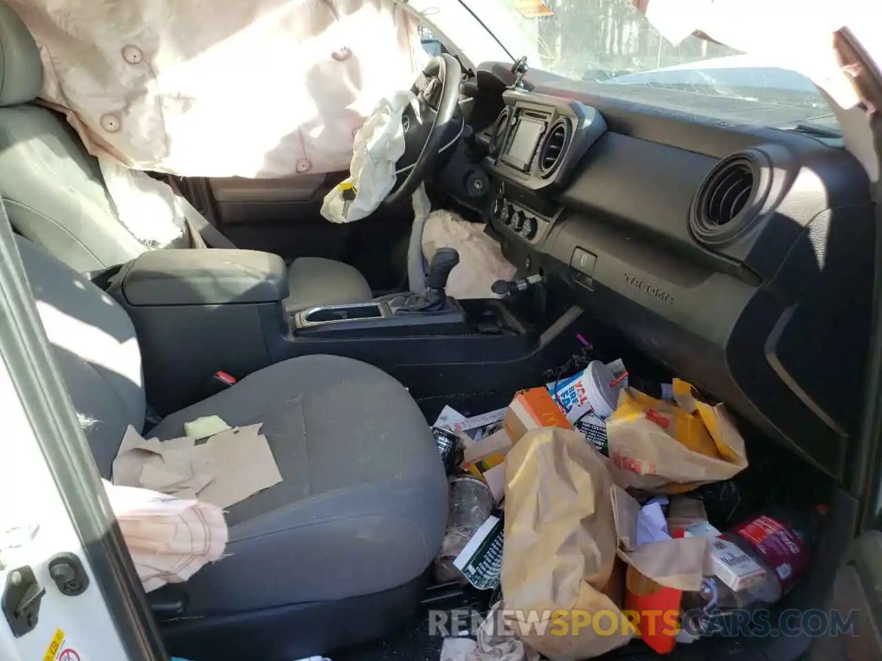 5 Photograph of a damaged car 5TFSZ5AN1KX173168 TOYOTA TACOMA 2019