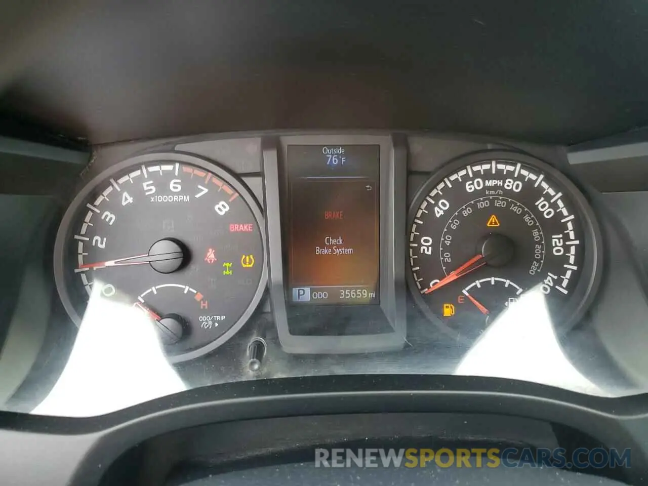 9 Photograph of a damaged car 5TFSZ5AN1KX173638 TOYOTA TACOMA 2019