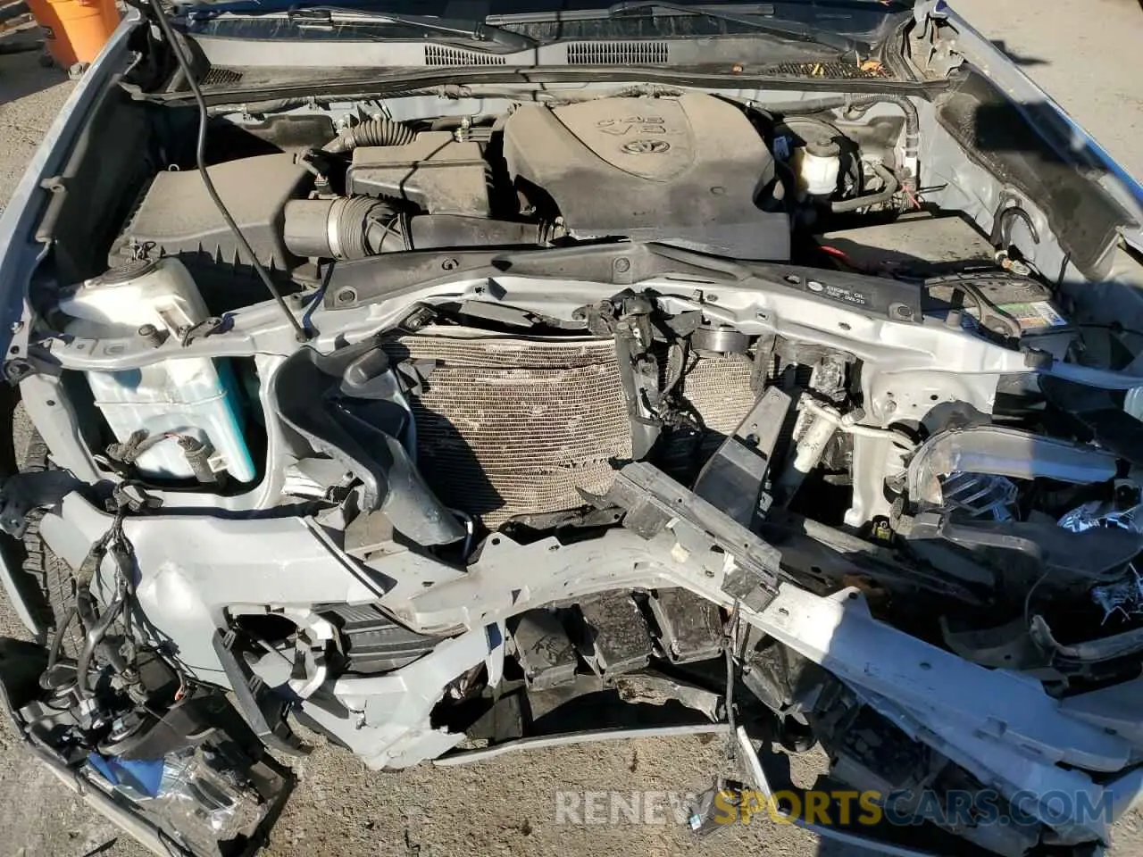 11 Photograph of a damaged car 5TFSZ5AN1KX182002 TOYOTA TACOMA 2019