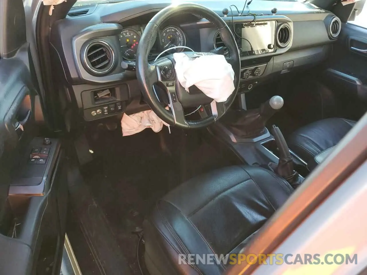 8 Photograph of a damaged car 5TFSZ5AN1KX182002 TOYOTA TACOMA 2019