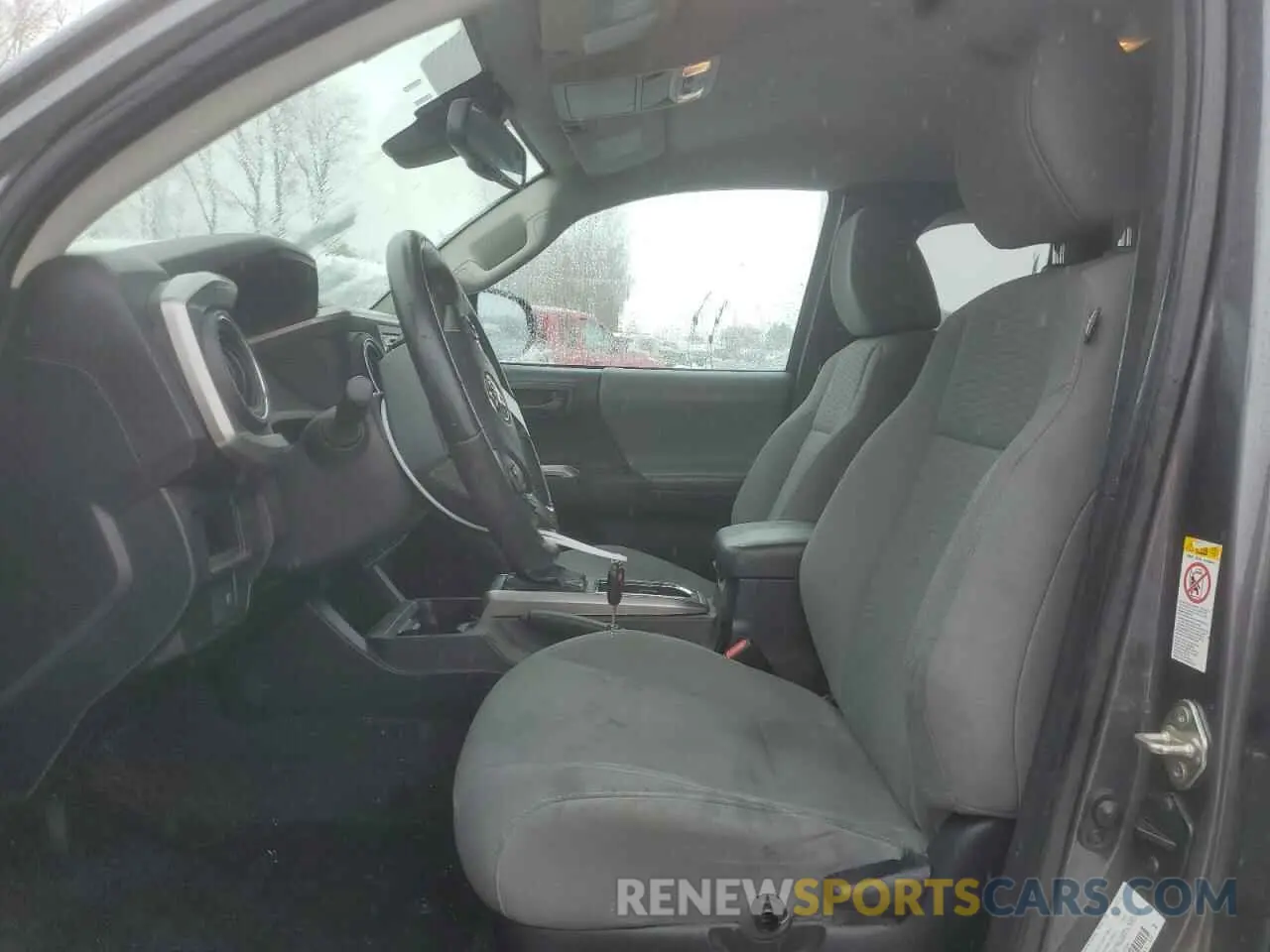 7 Photograph of a damaged car 5TFSZ5AN2KX182865 TOYOTA TACOMA 2019