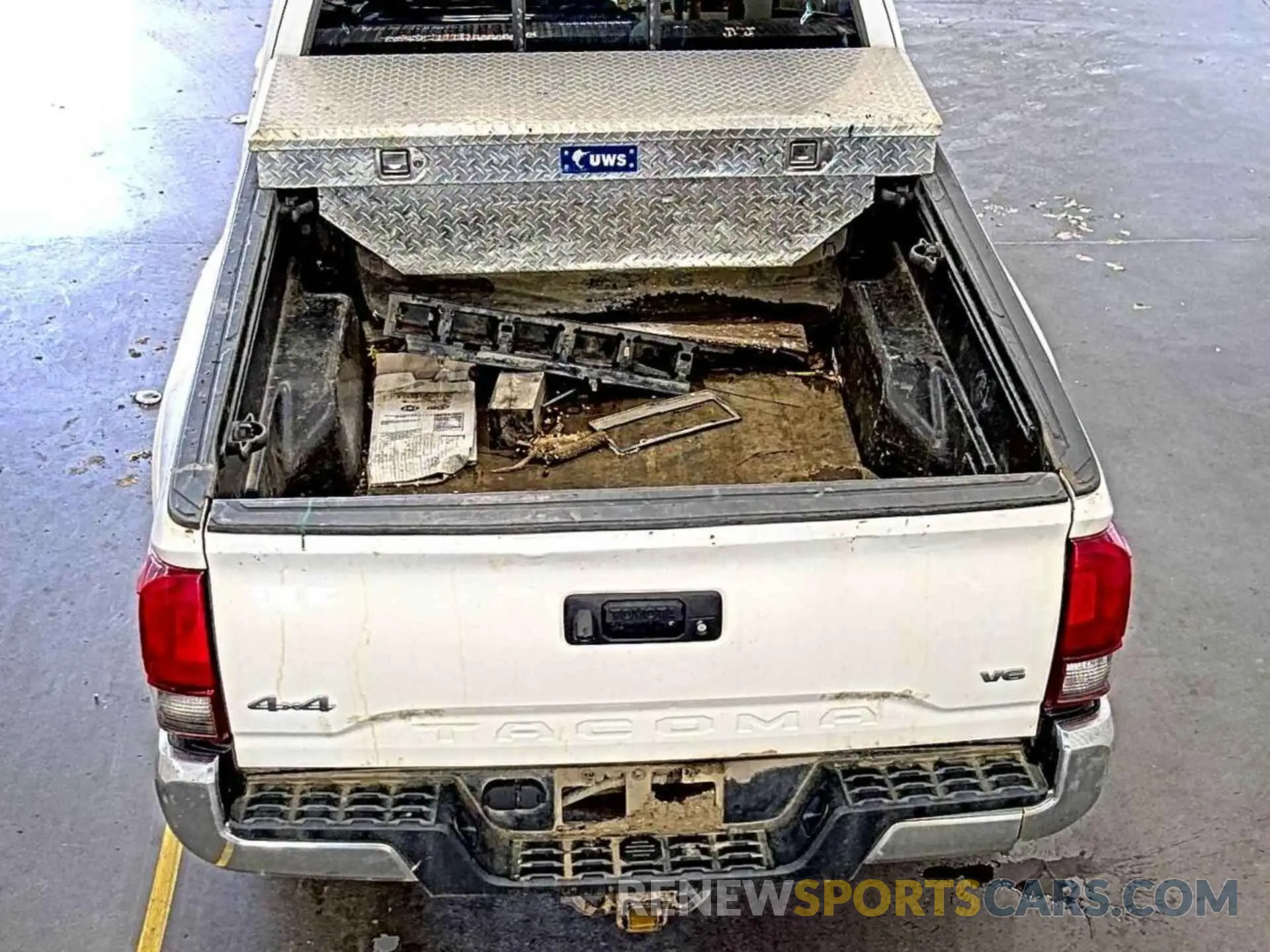 25 Photograph of a damaged car 5TFSZ5AN2KX194692 TOYOTA TACOMA 2019