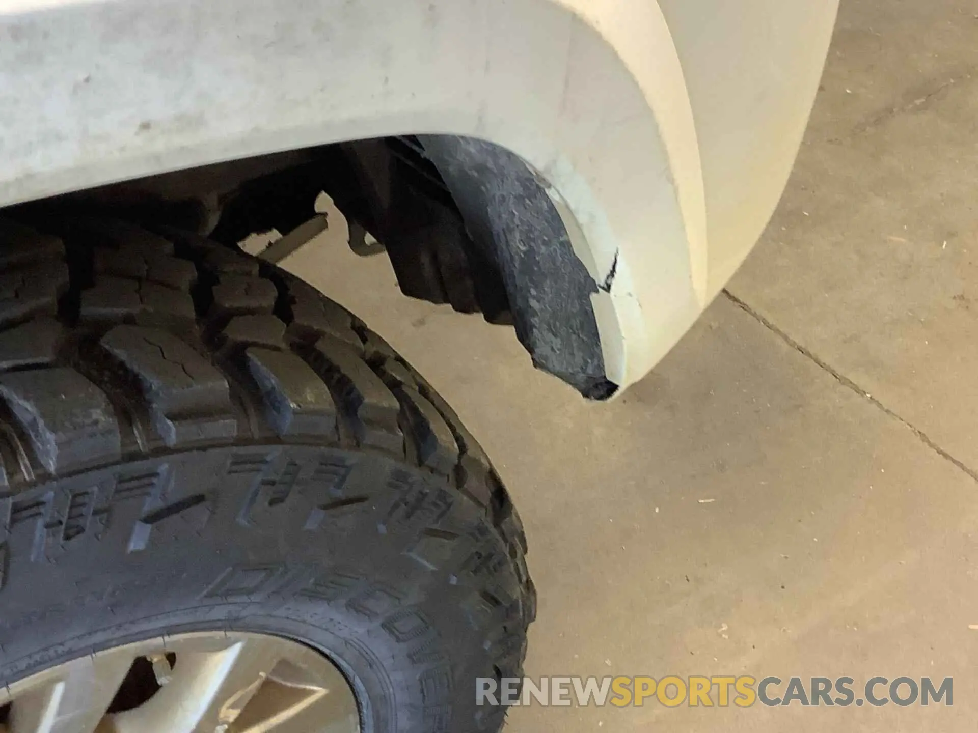 7 Photograph of a damaged car 5TFSZ5AN2KX194692 TOYOTA TACOMA 2019