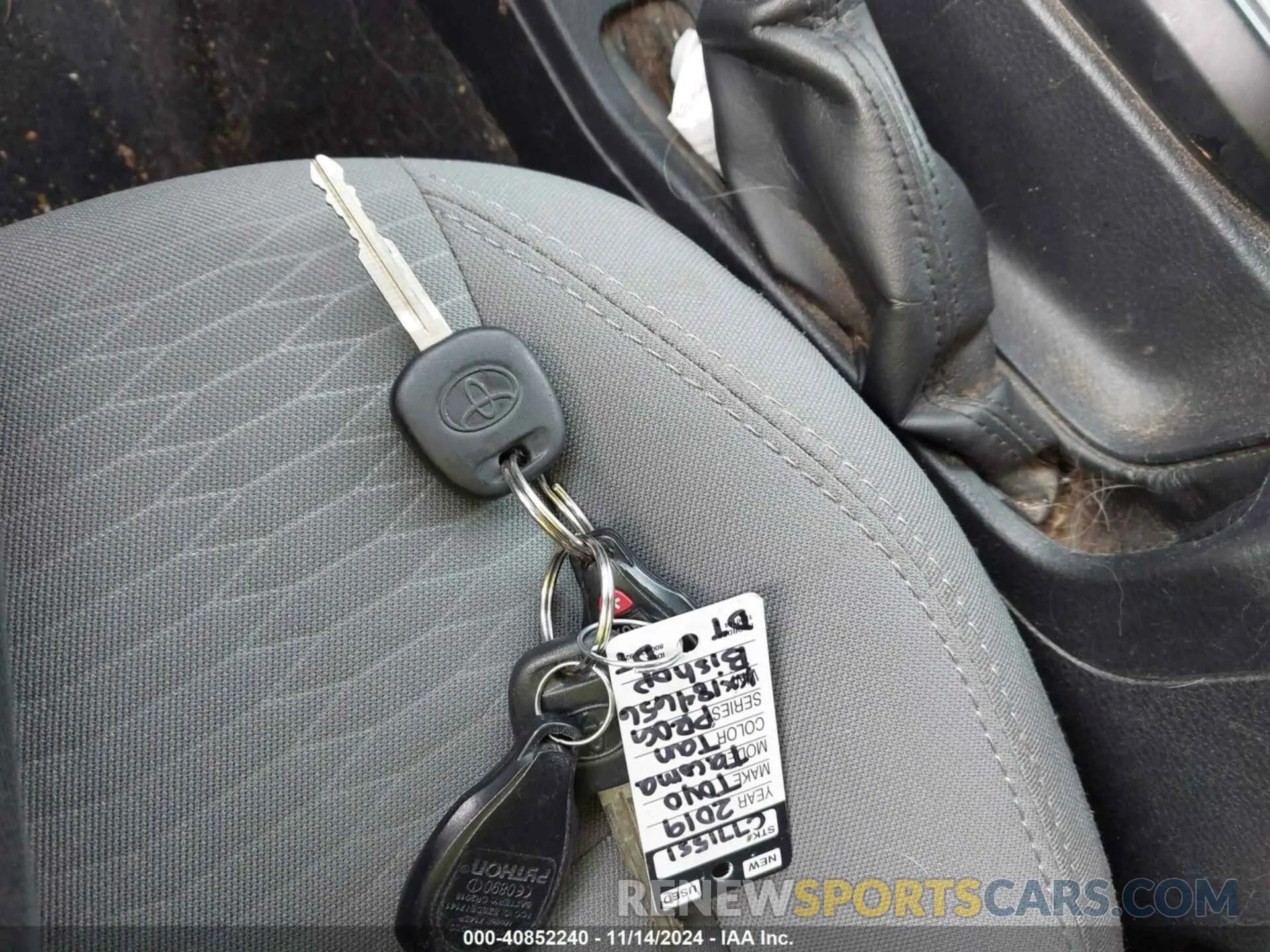 11 Photograph of a damaged car 5TFSZ5AN3KX184656 TOYOTA TACOMA 2019