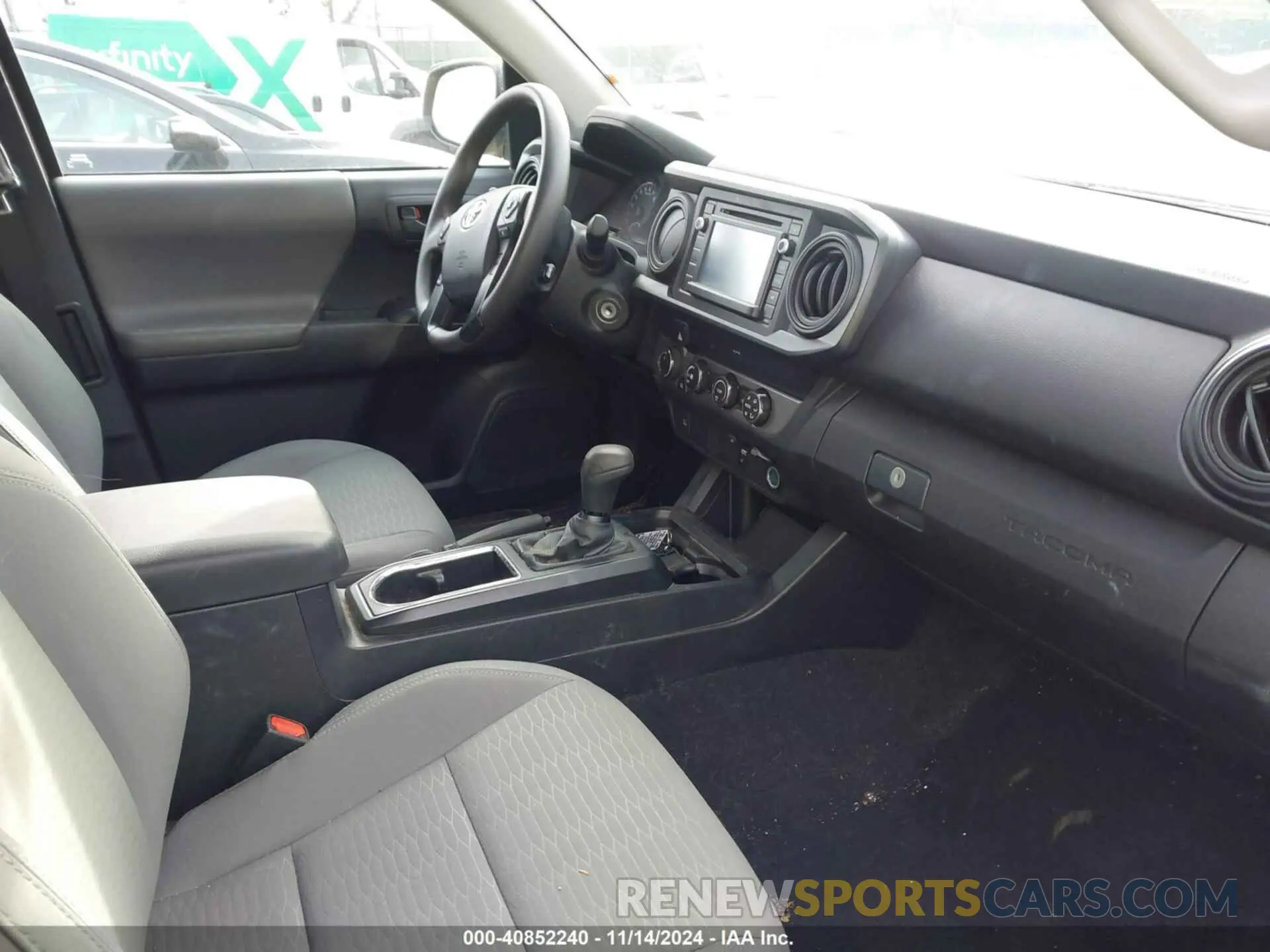 5 Photograph of a damaged car 5TFSZ5AN3KX184656 TOYOTA TACOMA 2019