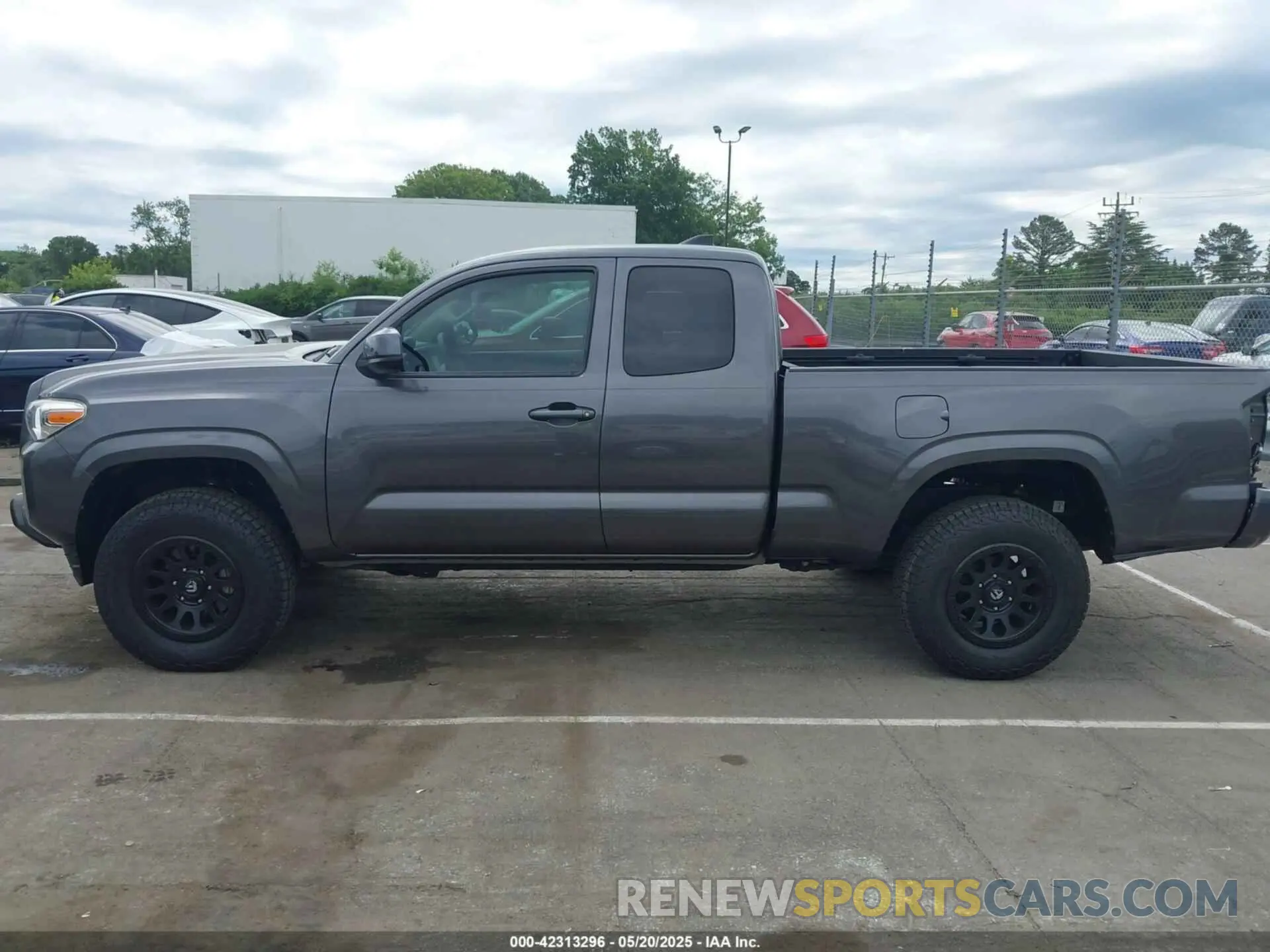 14 Photograph of a damaged car 5TFSZ5AN3KX190800 TOYOTA TACOMA 2019