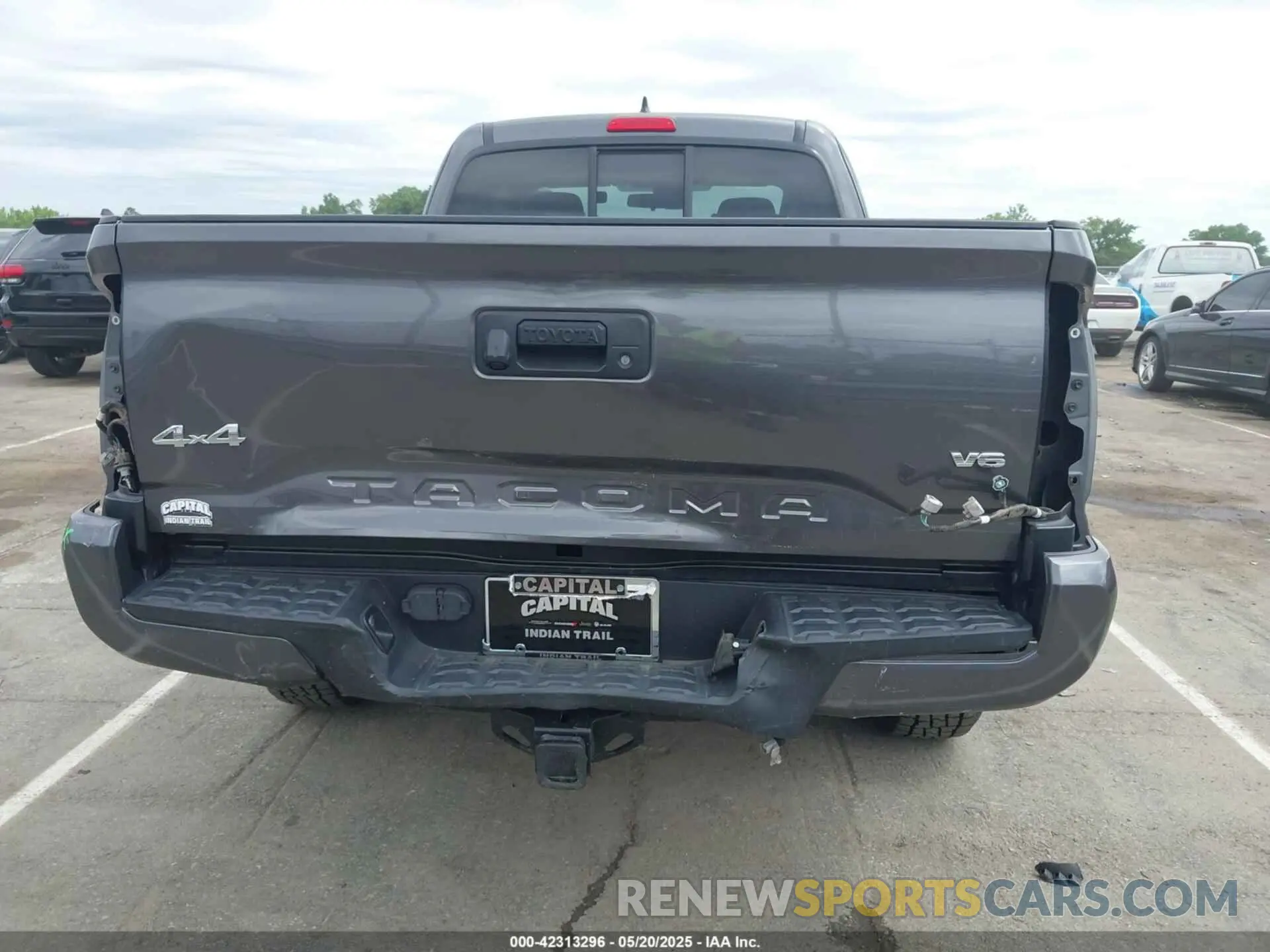 16 Photograph of a damaged car 5TFSZ5AN3KX190800 TOYOTA TACOMA 2019