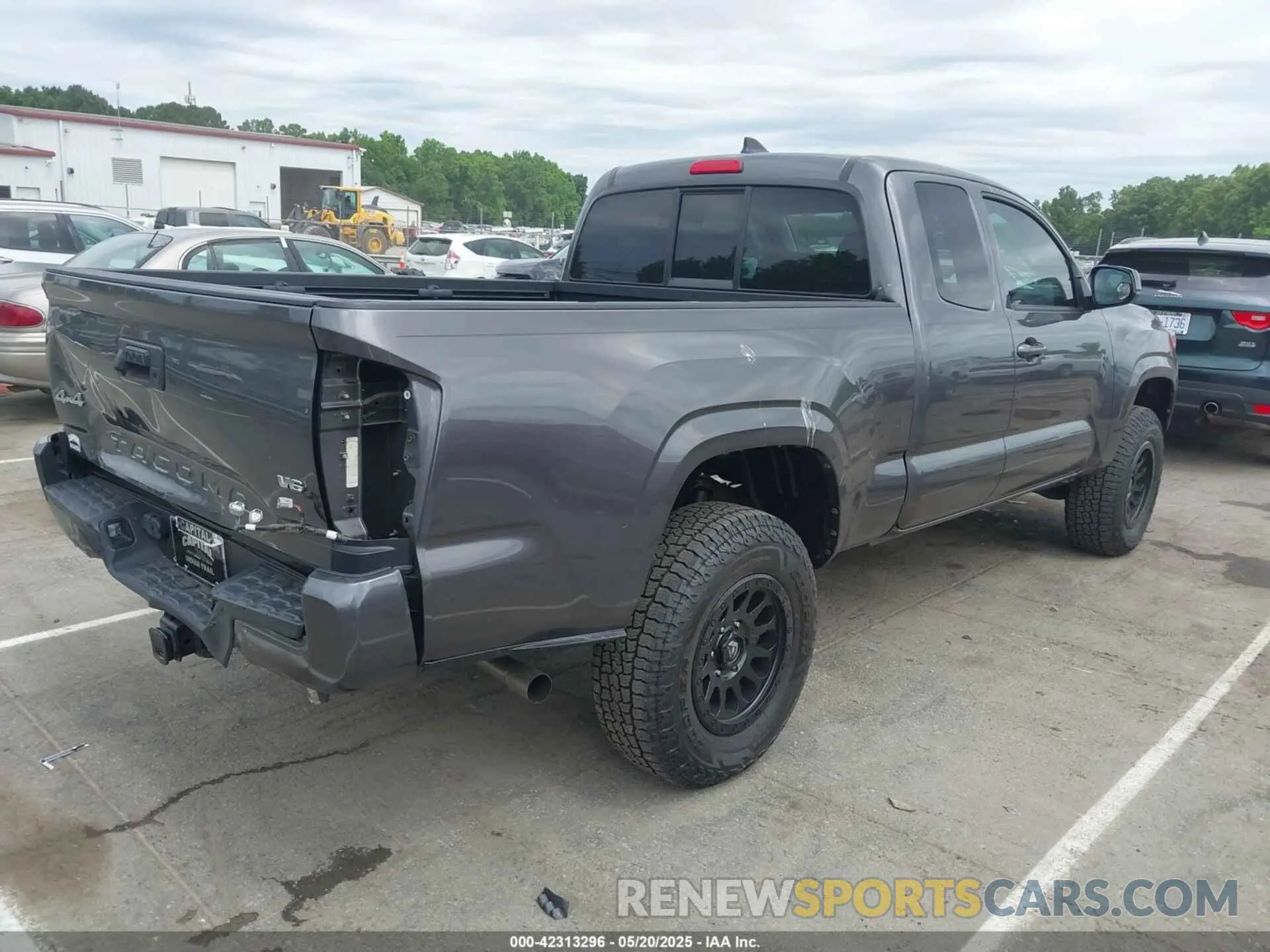 4 Photograph of a damaged car 5TFSZ5AN3KX190800 TOYOTA TACOMA 2019
