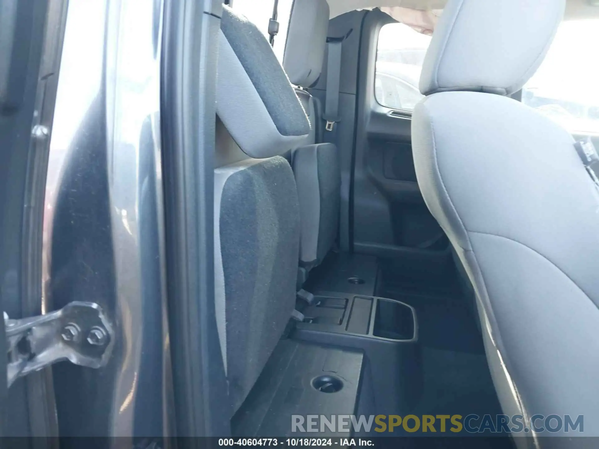 8 Photograph of a damaged car 5TFSZ5AN4KX166439 TOYOTA TACOMA 2019