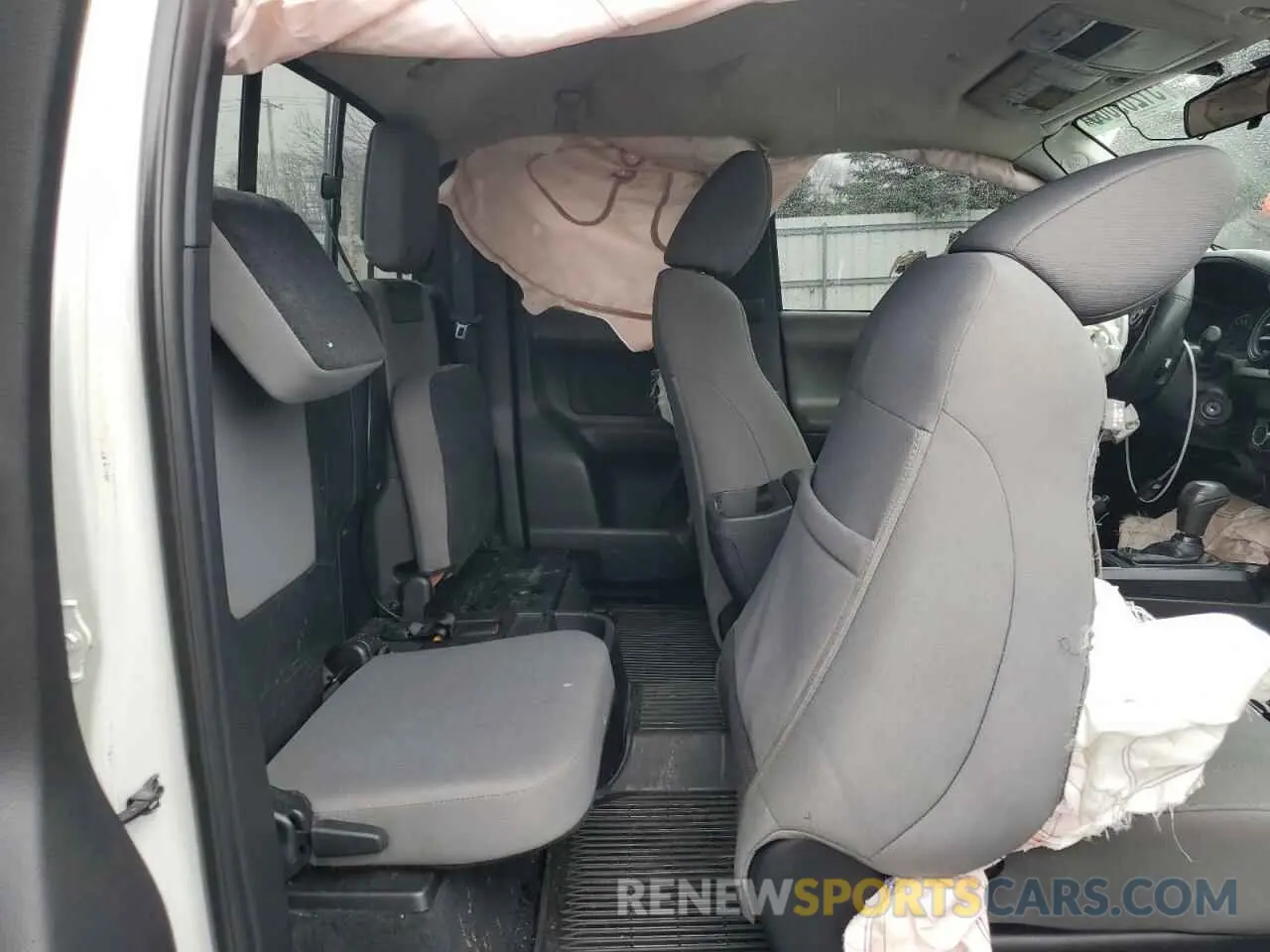 10 Photograph of a damaged car 5TFSZ5AN5KX198803 TOYOTA TACOMA 2019
