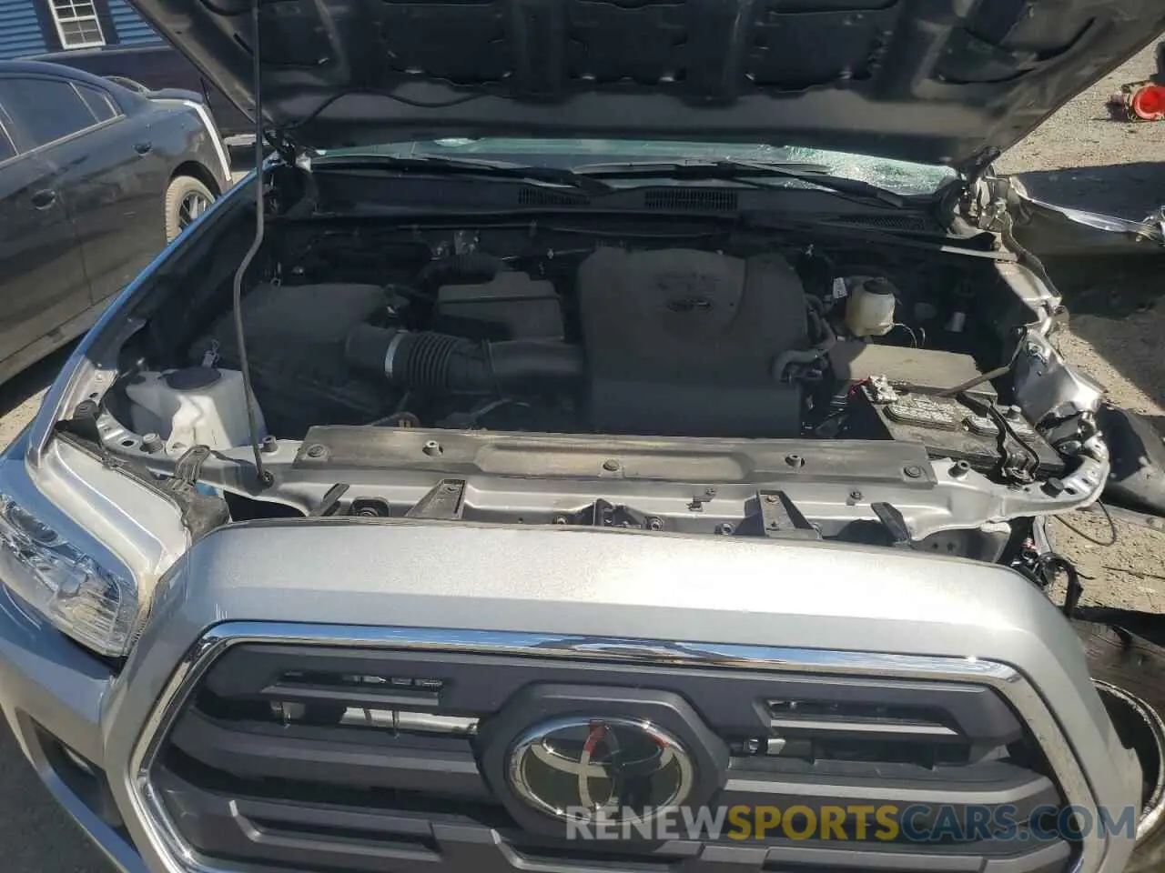 11 Photograph of a damaged car 5TFSZ5AN5KX202901 TOYOTA TACOMA 2019