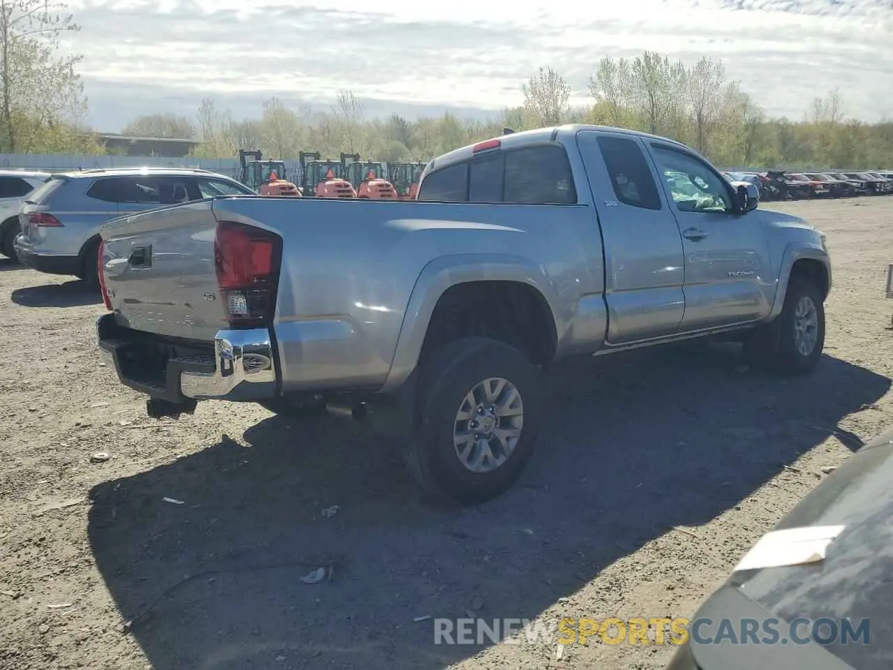 3 Photograph of a damaged car 5TFSZ5AN5KX202901 TOYOTA TACOMA 2019