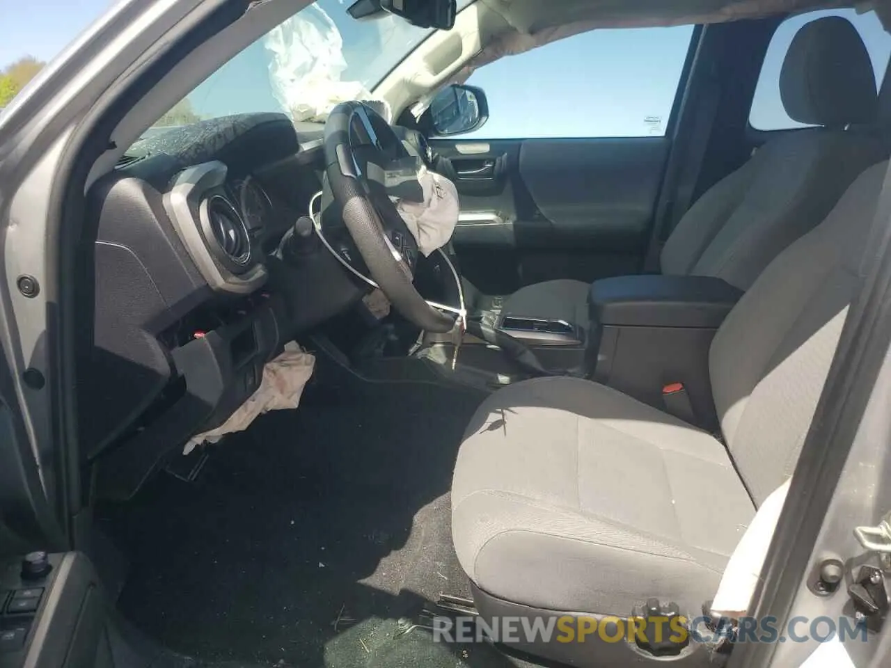 7 Photograph of a damaged car 5TFSZ5AN5KX202901 TOYOTA TACOMA 2019