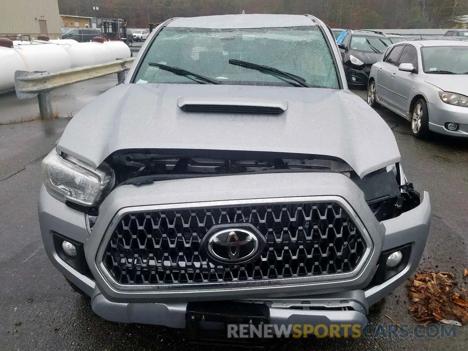 9 Photograph of a damaged car 5TFSZ5AN6KX167656 TOYOTA TACOMA 2019