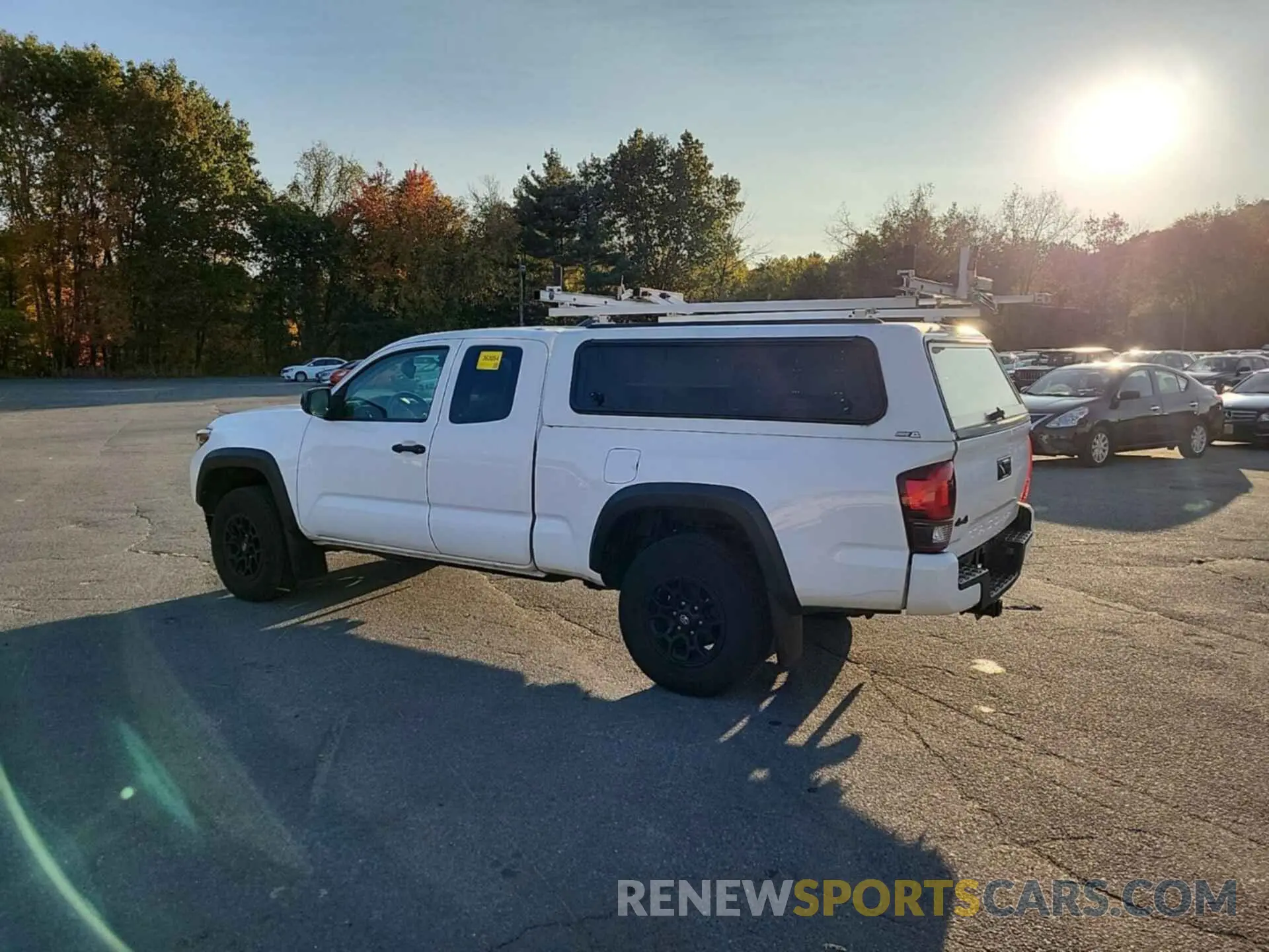 5 Photograph of a damaged car 5TFSZ5AN6KX183923 TOYOTA TACOMA 2019